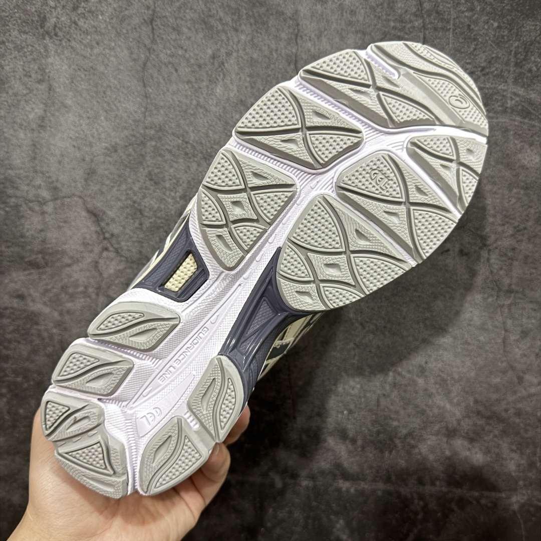 图片[9]-【公司级】Asics Gel-NYC复古单品 亚瑟士ASICSTIGER秋季新款休闲鞋 厚底街头运动休闲鞋 ASICS亚瑟士推出全新GEL-NYC，彰显纽约都市活力 这次的新系列融入了多个版本GEL的经典设计风格，广受好评。其设计灵感来源于GEL-NIMBUS 3,GEL-MC PLUS V 和 GEL-CUMULUS 16 这些往日经典鞋款。GEL-NYC使用GEL-CUMULUS 16鞋款的鞋楦设计,展现了独特的现代化美学。鞋底采用了轻质发泡材料,并在后跟和前掌处采用了ASICS亚瑟士核心科技——GEL缓震胶,赋予鞋款强大的缓冲性能,提供了更柔软舒适的穿着体验。而在原有设计的启发之上,此次鞋款采用更贴合当今潮流趋势的材料和创新技术,展现出纽约充满活力的都市精神。 尺码：36-45-选品中心