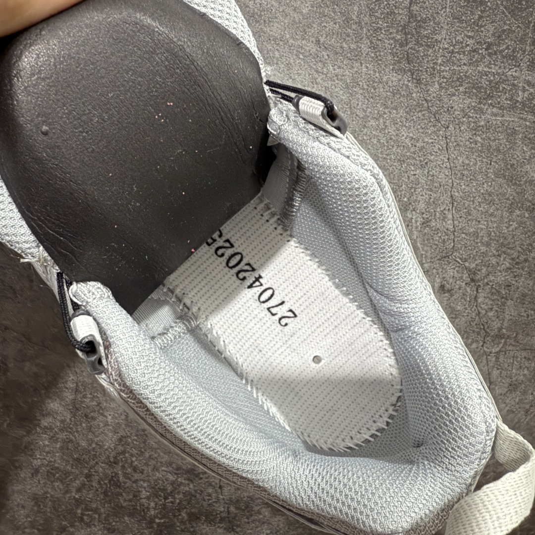 图片[8]-【666版本】SALOMON 萨洛蒙 XA PRO 3D 户外运动 网布减震防滑透气 低帮跑步鞋 男女同款 合金灰 全新品质 巅峰之作 所有配色均购物原版拆解1：1开发 原材料打造 非市场公版便宜货 私模大底 清洁度比市场所有版本都高 全套原纸板楦头开发 原厂网布配套 确保原汁原味 完美呈现版型 原档数据独家私模五层组合大底 男女鞋同步官方开发至46 原装Ortholite轻量化鞋垫 中底布带钢印编号 原厂TPU锁扣 进口港宝加持 后跟自然饱满 还原公司包裹性 鞋面采用SENSIFT贴合技术 全方位贴合包裹脚型 鞋跟部鞋底牵引设计 提供强大的抓地性能 更适应野外崎岖不平的道路 其3D ADVANCED CHASSIS底盘 材料轻量大化 钉齿设计更具稳定性 防护性 鞋底易磨损区运用CONTAGRIP高耐磨材料 应对城市硬质路面长距离跑考验 货号：416175 尺码：36 36.5 37.5 38 38.5 39 40 40.5 41 42 42.5 43 44 45 46-选品中心