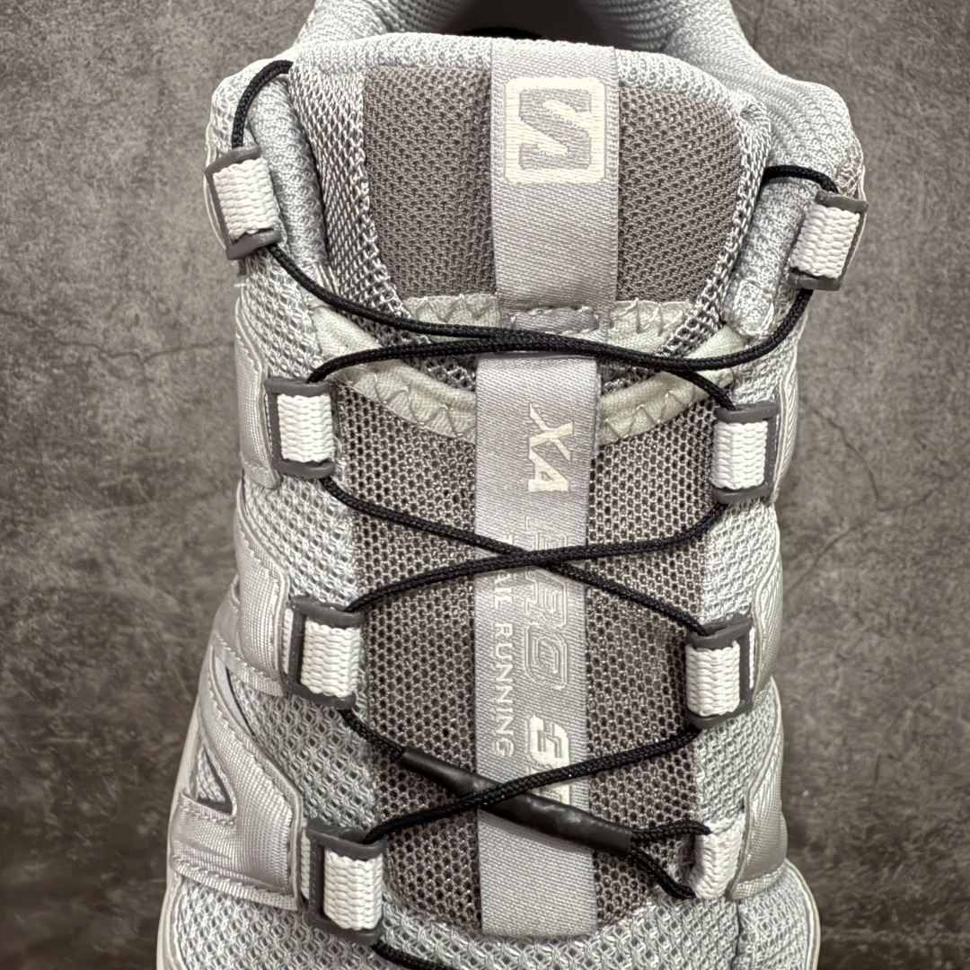 图片[6]-【666版本】SALOMON 萨洛蒙 XA PRO 3D 户外运动 网布减震防滑透气 低帮跑步鞋 男女同款 合金灰 全新品质 巅峰之作 所有配色均购物原版拆解1：1开发 原材料打造 非市场公版便宜货 私模大底 清洁度比市场所有版本都高 全套原纸板楦头开发 原厂网布配套 确保原汁原味 完美呈现版型 原档数据独家私模五层组合大底 男女鞋同步官方开发至46 原装Ortholite轻量化鞋垫 中底布带钢印编号 原厂TPU锁扣 进口港宝加持 后跟自然饱满 还原公司包裹性 鞋面采用SENSIFT贴合技术 全方位贴合包裹脚型 鞋跟部鞋底牵引设计 提供强大的抓地性能 更适应野外崎岖不平的道路 其3D ADVANCED CHASSIS底盘 材料轻量大化 钉齿设计更具稳定性 防护性 鞋底易磨损区运用CONTAGRIP高耐磨材料 应对城市硬质路面长距离跑考验 货号：416175 尺码：36 36.5 37.5 38 38.5 39 40 40.5 41 42 42.5 43 44 45 46-选品中心