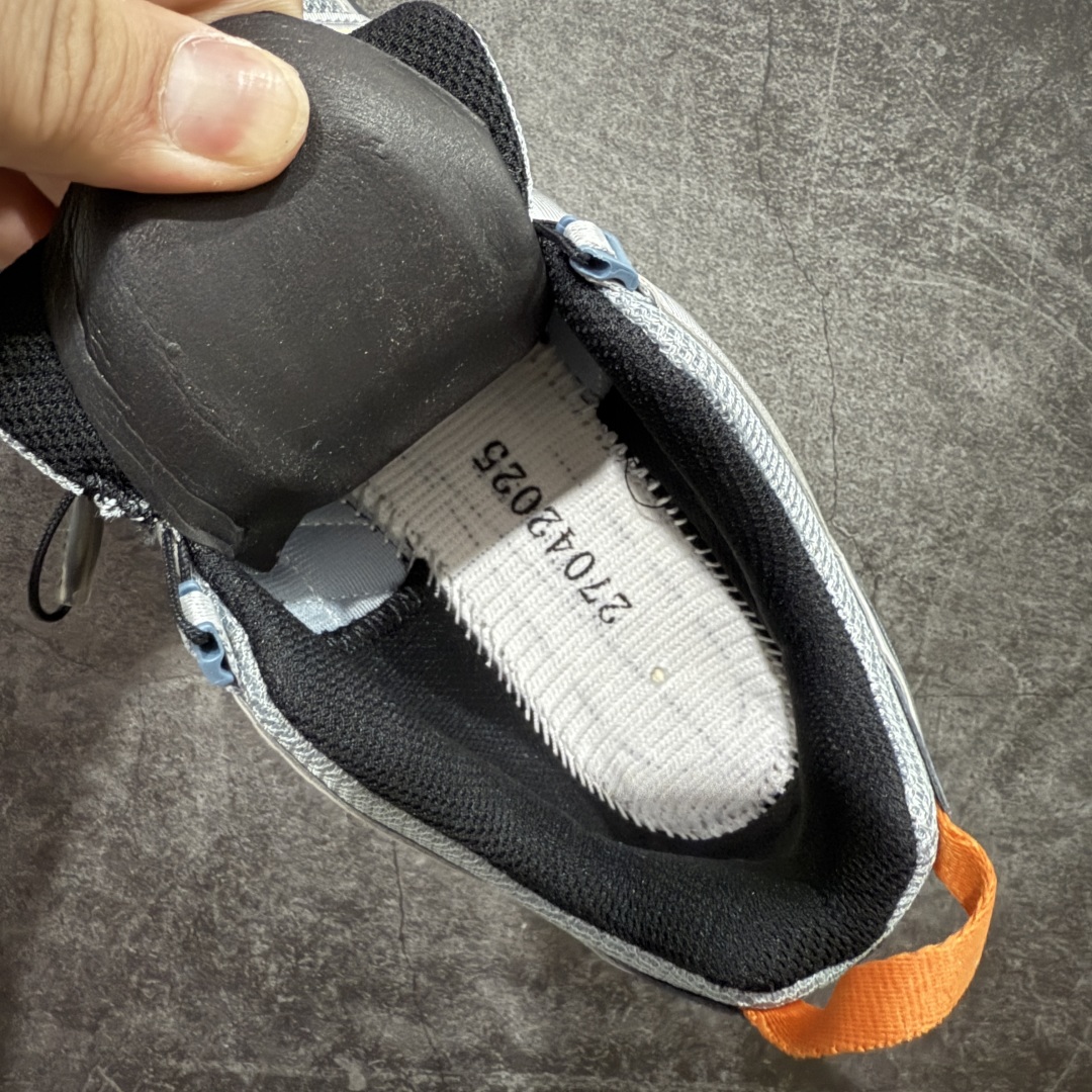 图片[8]-【666版本】SALOMON 萨洛蒙 XA PRO 3D 户外运动 网布减震防滑透气 低帮跑步鞋 男女同款 沙场灰 472456 全新品质 巅峰之作 所有配色均购物原版拆解1：1开发 原材料打造 非市场公版便宜货 私模大底 清洁度比市场所有版本都高 全套原纸板楦头开发 原厂网布配套 确保原汁原味 完美呈现版型 原档数据独家私模五层组合大底 男女鞋同步官方开发至46 原装Ortholite轻量化鞋垫 中底布带钢印编号 原厂TPU锁扣 进口港宝加持 后跟自然饱满 还原公司包裹性 鞋面采用SENSIFT贴合技术 全方位贴合包裹脚型 鞋跟部鞋底牵引设计 提供强大的抓地性能 更适应野外崎岖不平的道路 其3D ADVANCED CHASSIS底盘 材料轻量大化 钉齿设计更具稳定性 防护性 鞋底易磨损区运用CONTAGRIP高耐磨材料 应对城市硬质路面长距离跑考验 尺码：36 36.5 37.5 38 38.5 39 40 40.5 41 42 42.5 43 44 45 46-选品中心