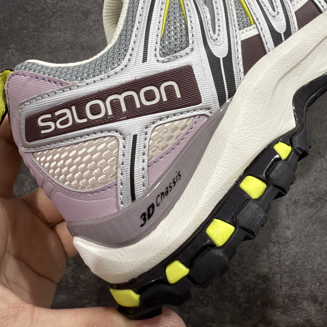 图片[3]-【666版本】SALOMON 萨洛蒙 XA PRO 3D 户外运动 网布减震防滑透气 低帮跑步鞋 男女同款 沙场灰 412322 全新品质 巅峰之作 所有配色均购物原版拆解1：1开发 原材料打造 非市场公版便宜货 私模大底 清洁度比市场所有版本都高 全套原纸板楦头开发 原厂网布配套 确保原汁原味 完美呈现版型 原档数据独家私模五层组合大底 男女鞋同步官方开发至46 原装Ortholite轻量化鞋垫 中底布带钢印编号 原厂TPU锁扣 进口港宝加持 后跟自然饱满 还原公司包裹性 鞋面采用SENSIFT贴合技术 全方位贴合包裹脚型 鞋跟部鞋底牵引设计 提供强大的抓地性能 更适应野外崎岖不平的道路 其3D ADVANCED CHASSIS底盘 材料轻量大化 钉齿设计更具稳定性 防护性 鞋底易磨损区运用CONTAGRIP高耐磨材料 应对城市硬质路面长距离跑考验 尺码：36 36.5 37.5 38 38.5 39 40 40.5 41 42 42.5 43 44 45 46-选品中心