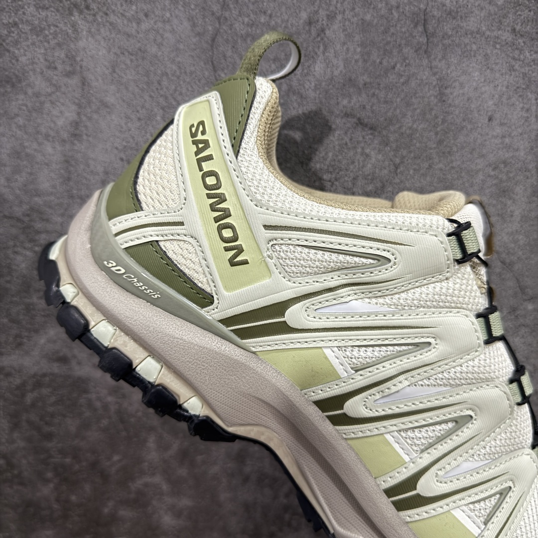 图片[7]-【666版本】SALOMON 萨洛蒙 XA PRO 3D 户外运动 网布减震防滑透气 低帮跑步鞋 男女同款 米灰色绿色 477735 全新品质 巅峰之作 所有配色均购物原版拆解1：1开发 原材料打造 非市场公版便宜货 私模大底 清洁度比市场所有版本都高 全套原纸板楦头开发 原厂网布配套 确保原汁原味 完美呈现版型 原档数据独家私模五层组合大底 男女鞋同步官方开发至46 原装Ortholite轻量化鞋垫 中底布带钢印编号 原厂TPU锁扣 进口港宝加持 后跟自然饱满 还原公司包裹性 鞋面采用SENSIFT贴合技术 全方位贴合包裹脚型 鞋跟部鞋底牵引设计 提供强大的抓地性能 更适应野外崎岖不平的道路 其3D ADVANCED CHASSIS底盘 材料轻量大化 钉齿设计更具稳定性 防护性 鞋底易磨损区运用CONTAGRIP高耐磨材料 应对城市硬质路面长距离跑考验 尺码：36 36.5 37.5 38 38.5 39 40 40.5 41 42 42.5 43 44 45 46-选品中心