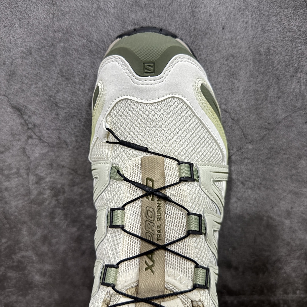 图片[5]-【666版本】SALOMON 萨洛蒙 XA PRO 3D 户外运动 网布减震防滑透气 低帮跑步鞋 男女同款 米灰色绿色 477735 全新品质 巅峰之作 所有配色均购物原版拆解1：1开发 原材料打造 非市场公版便宜货 私模大底 清洁度比市场所有版本都高 全套原纸板楦头开发 原厂网布配套 确保原汁原味 完美呈现版型 原档数据独家私模五层组合大底 男女鞋同步官方开发至46 原装Ortholite轻量化鞋垫 中底布带钢印编号 原厂TPU锁扣 进口港宝加持 后跟自然饱满 还原公司包裹性 鞋面采用SENSIFT贴合技术 全方位贴合包裹脚型 鞋跟部鞋底牵引设计 提供强大的抓地性能 更适应野外崎岖不平的道路 其3D ADVANCED CHASSIS底盘 材料轻量大化 钉齿设计更具稳定性 防护性 鞋底易磨损区运用CONTAGRIP高耐磨材料 应对城市硬质路面长距离跑考验 尺码：36 36.5 37.5 38 38.5 39 40 40.5 41 42 42.5 43 44 45 46-选品中心