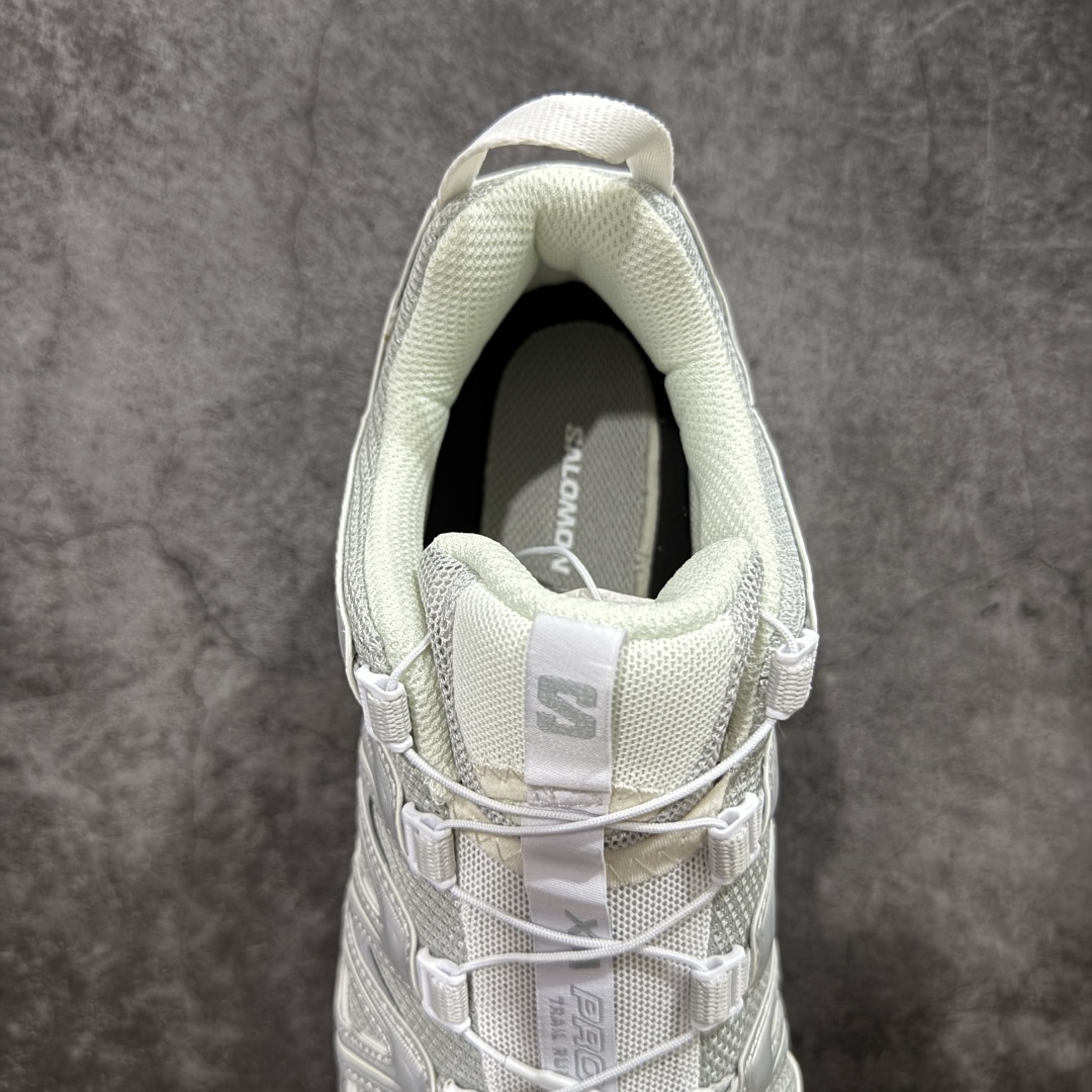 图片[8]-【666版本】SALOMON 萨洛蒙 XA PRO 3D 户外运动 网布减震防滑透气 低帮跑步鞋 男女同款 银色 477736 全新品质 巅峰之作 所有配色均购物原版拆解1：1开发 原材料打造 非市场公版便宜货 私模大底 清洁度比市场所有版本都高 全套原纸板楦头开发 原厂网布配套 确保原汁原味 完美呈现版型 原档数据独家私模五层组合大底 男女鞋同步官方开发至46 原装Ortholite轻量化鞋垫 中底布带钢印编号 原厂TPU锁扣 进口港宝加持 后跟自然饱满 还原公司包裹性 鞋面采用SENSIFT贴合技术 全方位贴合包裹脚型 鞋跟部鞋底牵引设计 提供强大的抓地性能 更适应野外崎岖不平的道路 其3D ADVANCED CHASSIS底盘 材料轻量大化 钉齿设计更具稳定性 防护性 鞋底易磨损区运用CONTAGRIP高耐磨材料 应对城市硬质路面长距离跑考验 尺码：36 36.5 37.5 38 38.5 39 40 40.5 41 42 42.5 43 44 45 46-选品中心