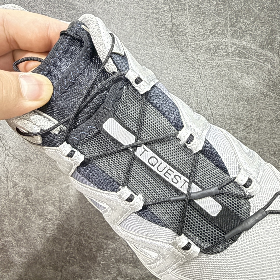 图片[6]-【绿x升级版】Salomon XT-QUEST ADV 萨洛蒙情侣款户外机能鞋 渐变灰银478852 全新绿x升级版 品质大改进 ‼️ 全鞋改进为原厂一致材料打造 全新修长鞋型 相对老版臃肿鞋型 此版的版型更正 全新玻璃冲刀 清洁度提升 同步原版左右鞋带孔的间距加大（之前老版间距太小） 网面与鞋头材料校对一致无色差（老版网面有色差） 鞋后跟反口V字定型同步zp（老版臃肿为U字后跟反口） 鞋舌两侧鞋帮脚踝处更加直挺（之前老版往中间踏） 鞋盒黑盒改正为原版牛皮纸鞋盒 鞋头处添加☯️太极标 所有细节多次修改校正 坚持同步原版无差别 毋庸置疑全市场最好的版本💪🏻终端优势供应 尺码：36 36.5 37.5 38 38.5 39 40 40.5 41 42 42.5 43 44 44.5 45 46-选品中心