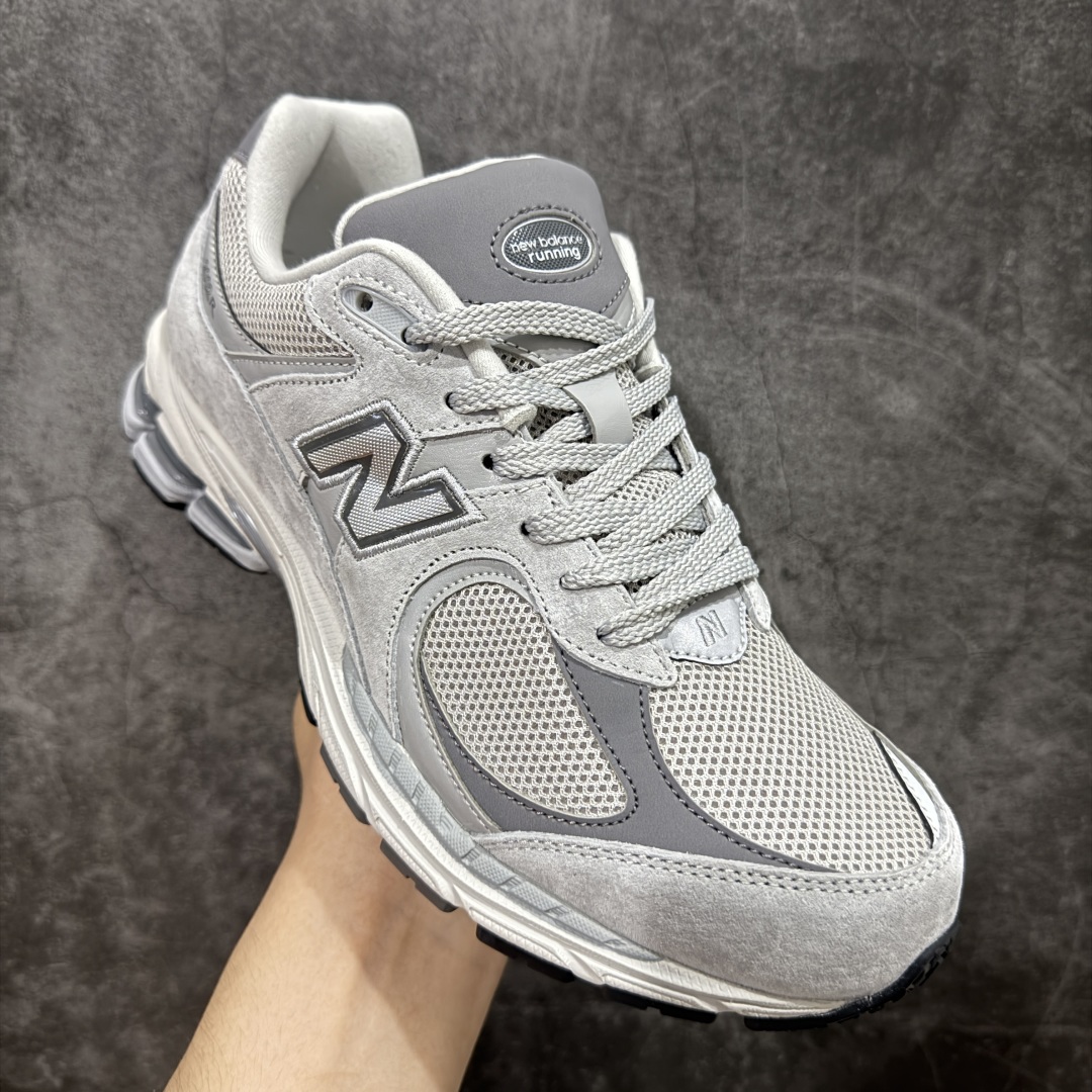 图片[3]-【纯原c版】NB New Balance M2002R 新百伦ML2002R0 浅灰色 全新版本出货 新配色陆续开发出货 品质很好 价格实惠 全套原楦原纸板原厂数据开发 原厂网纱 原装进口皮料 正确绒感卡色 正确中底拉帮中底网布细节 一比一手工擦旧效果 冲裁组合 匠心打造 耗时两个月开发完成 工艺极其复杂难度可想而知 新开独立私模大底 全网唯一正确做旧组合大底 高端零售专供产物 尺码：36 37 37.5 38 38.5 39.5 40 40.5 41.5 42 42.5 43 44 44.5 45 45.5 46.5-选品中心