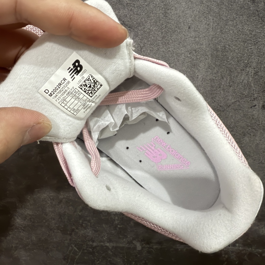 图片[7]-【纯原K13版】新百伦NB New Balance M2002RCR 粉色 全套原楦原纸板原厂数据开发 原厂网纱 原装进口翻毛皮料正确绒感卡色 正确中底拉帮中底网布细节 冲裁组合 匠心打造 耗时两个月开发完成 工艺极其复杂难度可想而知 新开独立私模大底 全网唯一正确做旧组合大底 高端零售专供产物 尺码：36 37 37.5 38 38.5 39.5 40-选品中心