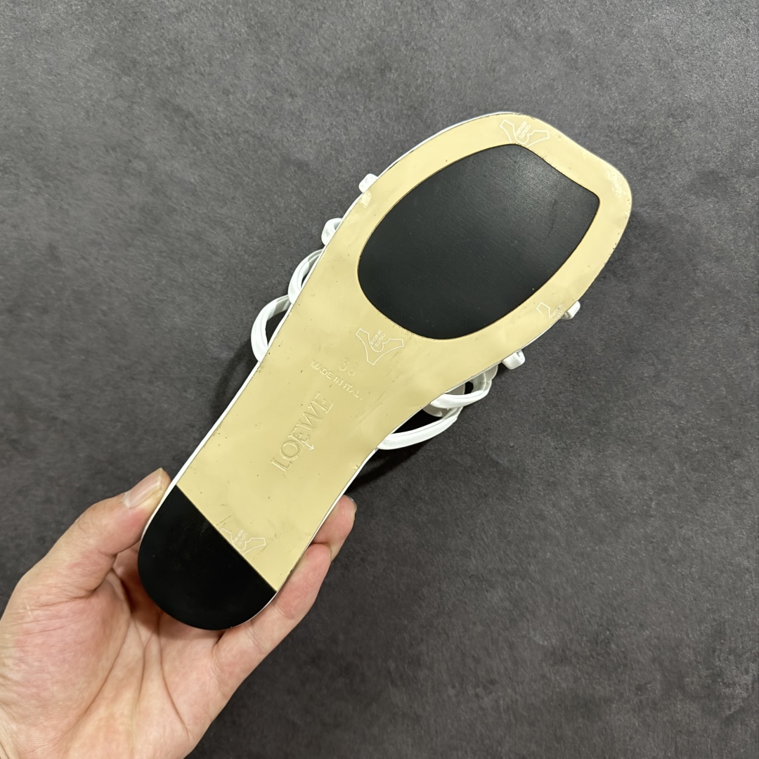 图片[9]-【广东纯原版】Loewe 罗意威〰️25ss Anagram夏日限定新款镂空平底拖鞋 设计感十足 原版定制真皮大底！手工编织工艺 自带松弛感的高级气质，适合搭配极简风、度假风或都市通勤装束 尺码：35-40-选品中心