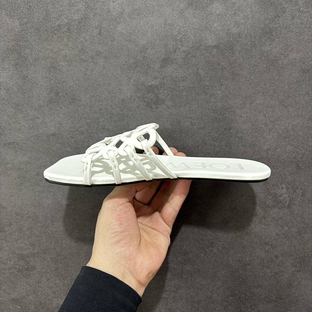 图片[2]-【广东纯原版】Loewe 罗意威〰️25ss Anagram夏日限定新款镂空平底拖鞋 设计感十足 原版定制真皮大底！手工编织工艺 自带松弛感的高级气质，适合搭配极简风、度假风或都市通勤装束 尺码：35-40-选品中心