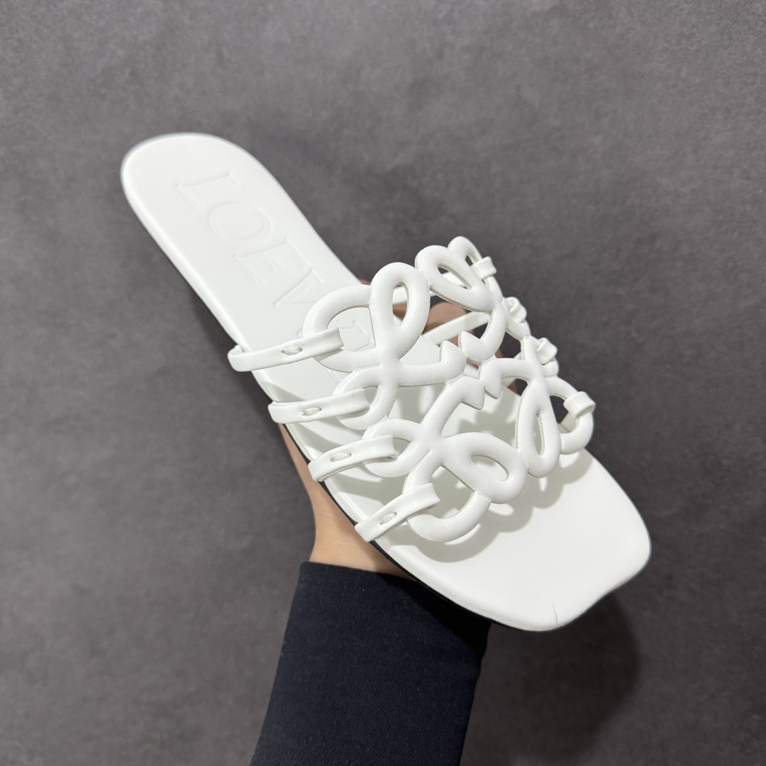 图片[3]-【广东纯原版】Loewe 罗意威〰️25ss Anagram夏日限定新款镂空平底拖鞋 设计感十足 原版定制真皮大底！手工编织工艺 自带松弛感的高级气质，适合搭配极简风、度假风或都市通勤装束 尺码：35-40-选品中心