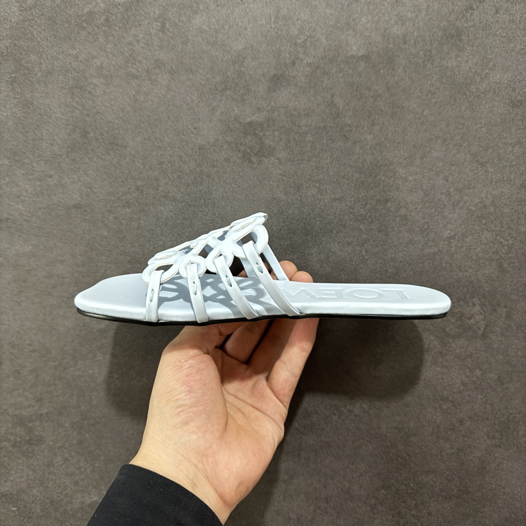 图片[2]-【广东纯原版】Loewe 罗意威〰️25ss Anagram夏日限定新款镂空平底拖鞋 设计感十足 原版定制真皮大底！手工编织工艺 自带松弛感的高级气质，适合搭配极简风、度假风或都市通勤装束 尺码：35-40-选品中心