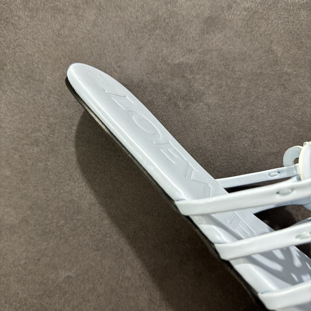 图片[6]-【广东纯原版】Loewe 罗意威〰️25ss Anagram夏日限定新款镂空平底拖鞋 设计感十足 原版定制真皮大底！手工编织工艺 自带松弛感的高级气质，适合搭配极简风、度假风或都市通勤装束 尺码：35-40-选品中心