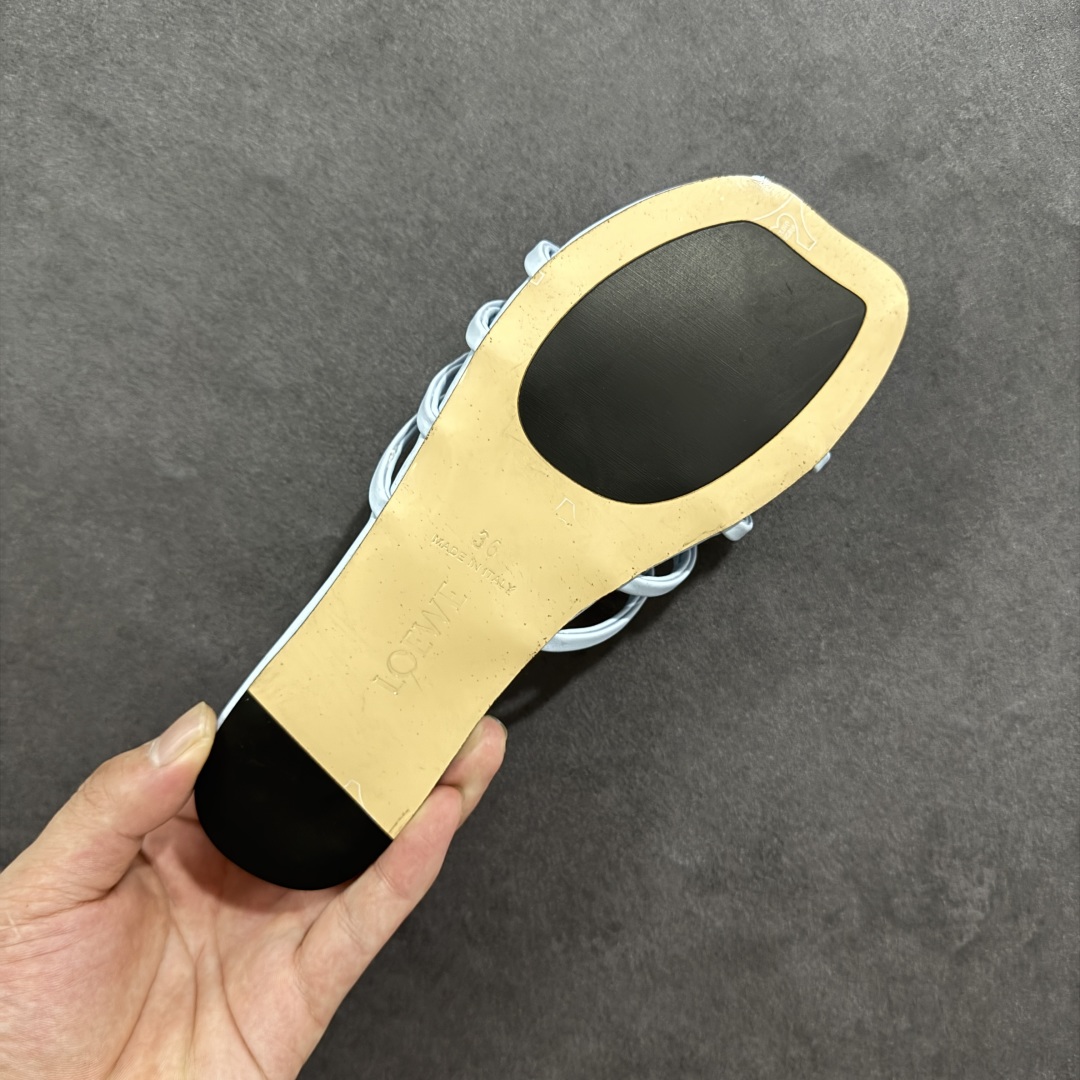 图片[9]-【广东纯原版】Loewe 罗意威〰️25ss Anagram夏日限定新款镂空平底拖鞋 设计感十足 原版定制真皮大底！手工编织工艺 自带松弛感的高级气质，适合搭配极简风、度假风或都市通勤装束 尺码：35-40-选品中心