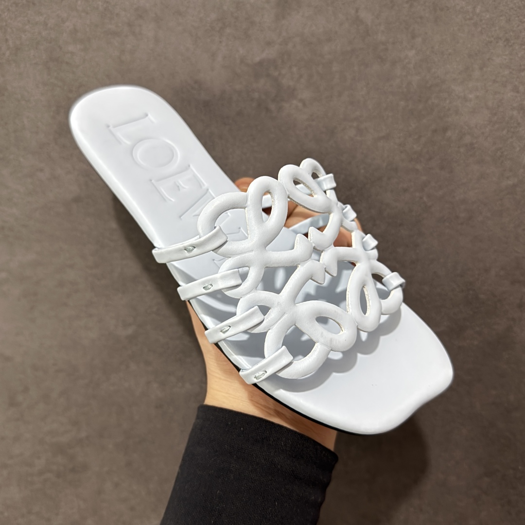 图片[3]-【广东纯原版】Loewe 罗意威〰️25ss Anagram夏日限定新款镂空平底拖鞋 设计感十足 原版定制真皮大底！手工编织工艺 自带松弛感的高级气质，适合搭配极简风、度假风或都市通勤装束 尺码：35-40-选品中心