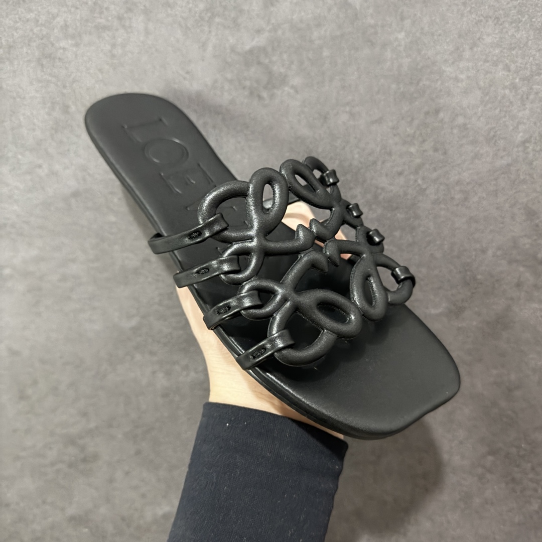 图片[3]-【广东纯原版】Loewe 罗意威〰️25ss Anagram夏日限定新款镂空平底拖鞋 设计感十足 原版定制真皮大底！手工编织工艺 自带松弛感的高级气质，适合搭配极简风、度假风或都市通勤装束 尺码：35-40-选品中心