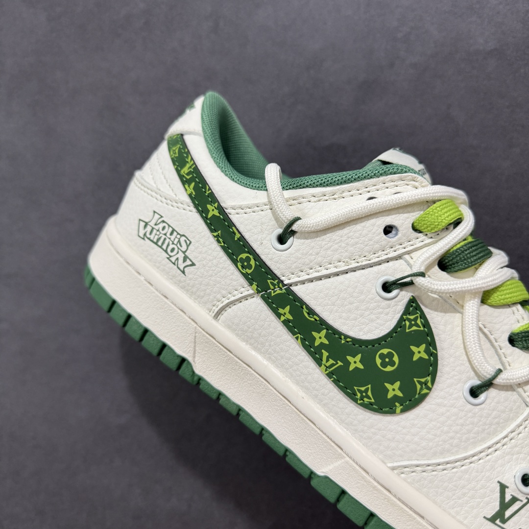  
【定制版】Nike SB Dunk Low LV联名 绑带花纹绿勾 周年高端定制 低帮休闲板鞋 DM