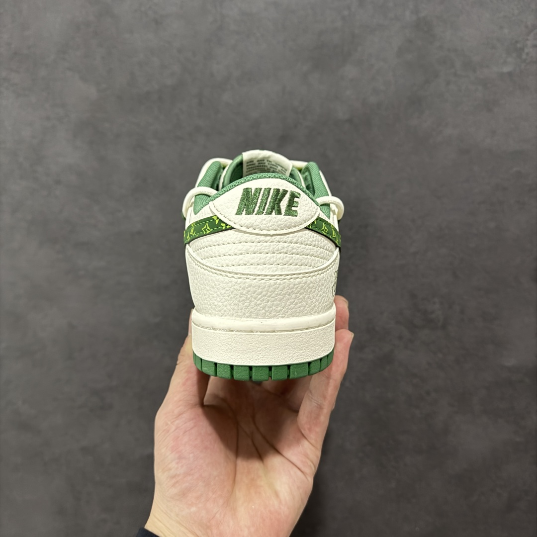  
【定制版】Nike SB Dunk Low LV联名 绑带花纹绿勾 周年高端定制 低帮休闲板鞋 DM