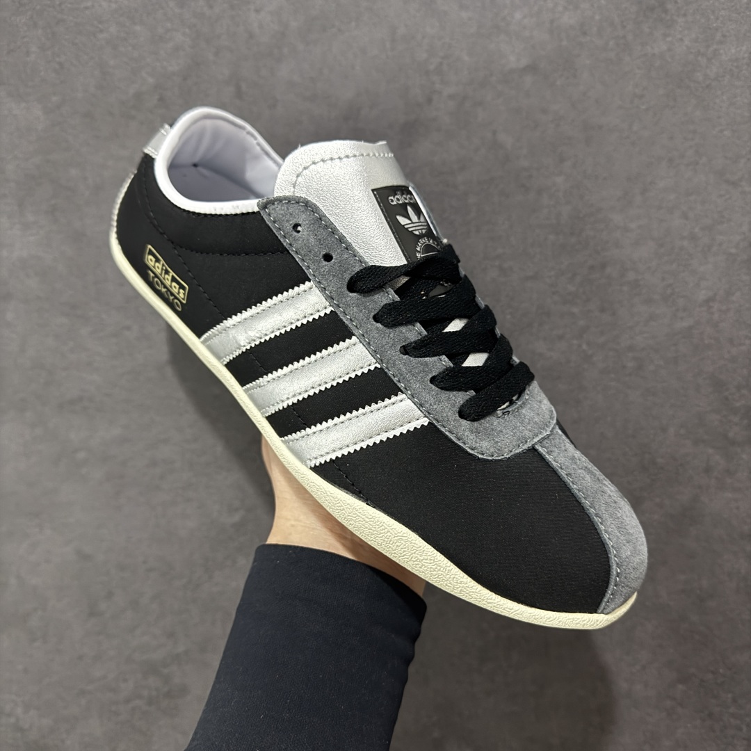 图片[3]-【公司级】Adidas Originals Tokyo 东京限定系列复古百搭薄底德训风低帮休闲运动T头鞋 ORIGINALS 挖掘复古运动基因，文 将经典与现代完美融合，推出薄底鞋系列，引起潮流趋势。此次COSTS带来的是ADIDAS ORIGINALS TOKYO系列黑白两款百搭配色，鞋款鞋面舒适贴合脚面， 同时采用柔软材质，穿着轻便舒适；中底缓震性能，鞋底有一定弹性，日常穿搭舒适且防滑。 货号：JQ3681 尺码：36 36.5 37.5 38 38.5 39 40 40.5 41 42 42.5 43 44 45-选品中心