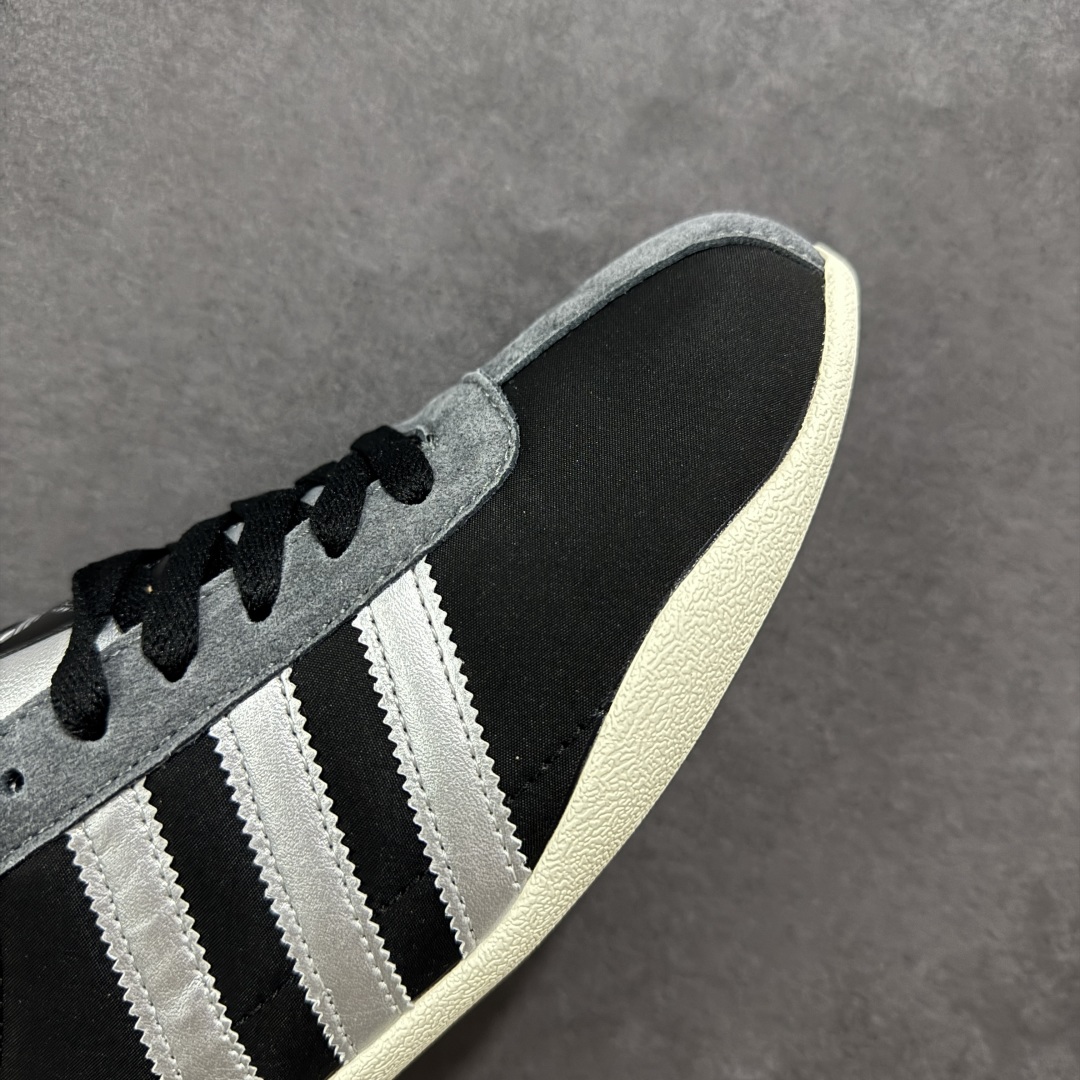 图片[5]-【公司级】Adidas Originals Tokyo 东京限定系列复古百搭薄底德训风低帮休闲运动T头鞋 ORIGINALS 挖掘复古运动基因，文 将经典与现代完美融合，推出薄底鞋系列，引起潮流趋势。此次COSTS带来的是ADIDAS ORIGINALS TOKYO系列黑白两款百搭配色，鞋款鞋面舒适贴合脚面， 同时采用柔软材质，穿着轻便舒适；中底缓震性能，鞋底有一定弹性，日常穿搭舒适且防滑。 货号：JQ3681 尺码：36 36.5 37.5 38 38.5 39 40 40.5 41 42 42.5 43 44 45-选品中心