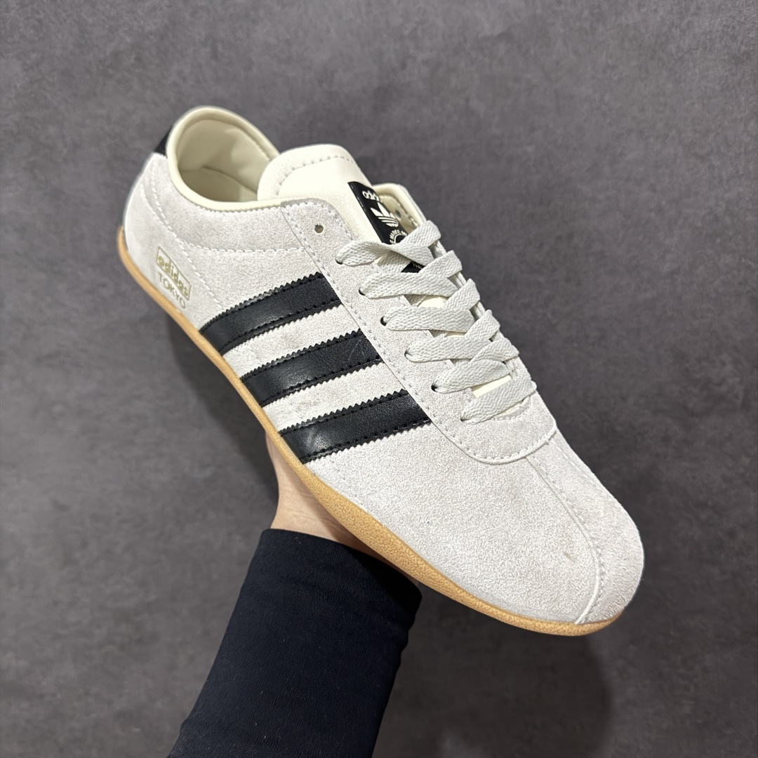图片[3]-【公司级】Adidas Originals Tokyo 东京限定系列复古百搭薄底德训风低帮休闲运动T头鞋 ORIGINALS 挖掘复古运动基因，将经典与现代完美融合，推出薄底鞋系列，引起潮流趋势。此次COSTS带来的是ADIDAS ORIGINALS TOKYO系列黑白两款百搭配色，鞋款鞋面舒适贴合脚面， 同时采用柔软材质，穿着轻便舒适；中底缓震性能，鞋底有一定弹性，日常穿搭舒适且防滑。 货号：JI0182 尺码：36 36.5 37.5 38 38.5 39 40 40.5 41 42 42.5 43 44 45-选品中心