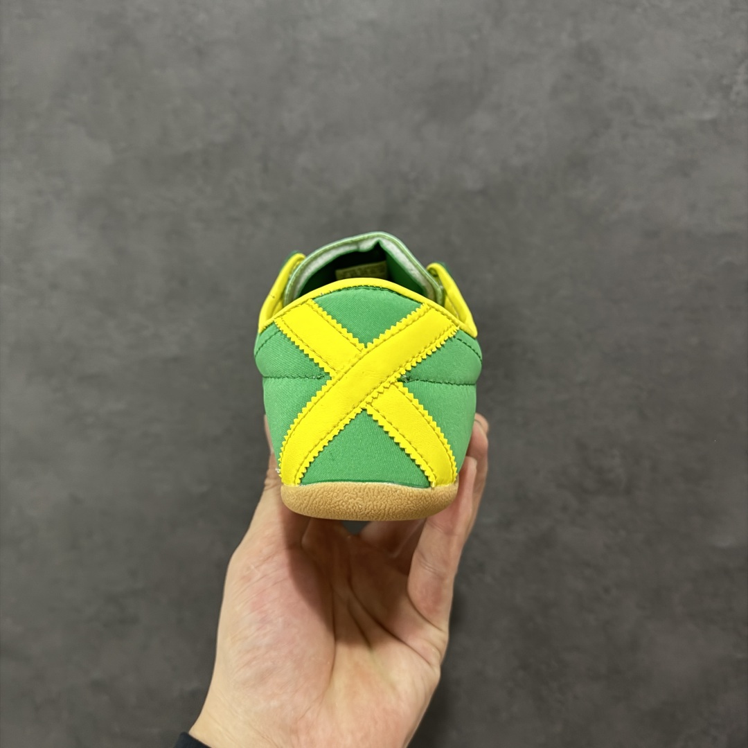 图片[4]-【公司级】Adidas Originals Tokyo 东京限定系列复古百搭薄底德训风低帮休闲运动T头鞋 ORIGINALS 挖掘复古运动基因，将经典与现代完美融合，推出薄底鞋系列，引起潮流趋势。此次COSTS带来的是ADIDAS ORIGINALS TOKYO系列黑白两款百搭配色，鞋款鞋面舒适贴合脚面， 同时采用柔软材质，穿着轻便舒适；中底缓震性能，鞋底有一定弹性，日常穿搭舒适且防滑。 货号：JI3298 尺码：36 36.5 37.5 38 38.5 39 40 40.5 41 42 42.5 43 44 45-选品中心