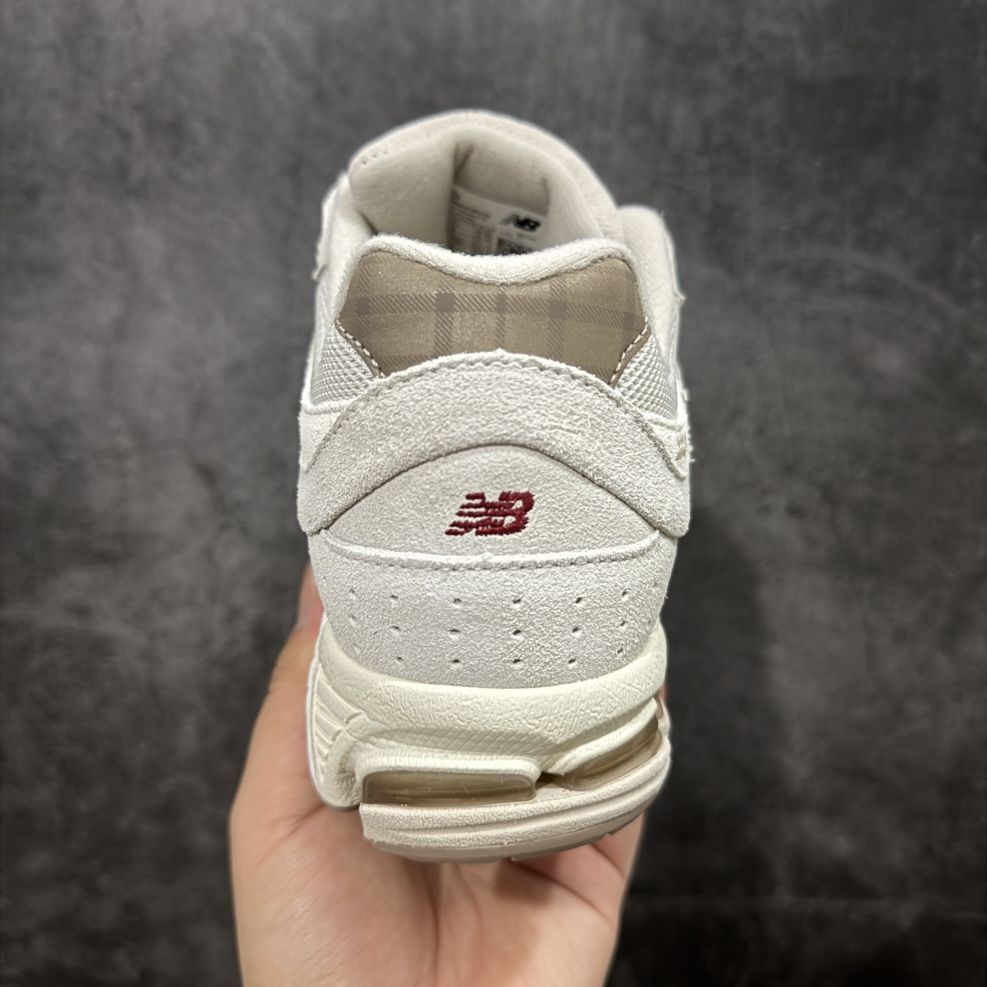 图片[4]-【纯原c版】NB New Balance M2002R 新百伦M2002RHX 浅灰色 全新版本出货 新配色陆续开发出货 品质很好 价格实惠 全套原楦原纸板原厂数据开发 原厂网纱 原装进口皮料 正确绒感卡色 正确中底拉帮中底网布细节 一比一手工擦旧效果 冲裁组合 匠心打造 耗时两个月开发完成 工艺极其复杂难度可想而知 新开独立私模大底 全网唯一正确做旧组合大底 高端零售专供产物 尺码：36 37 37.5 38 38.5 39.5 40 40.5 41.5 42 42.5 43 44 44.5 45 45.5 46.5-选品中心