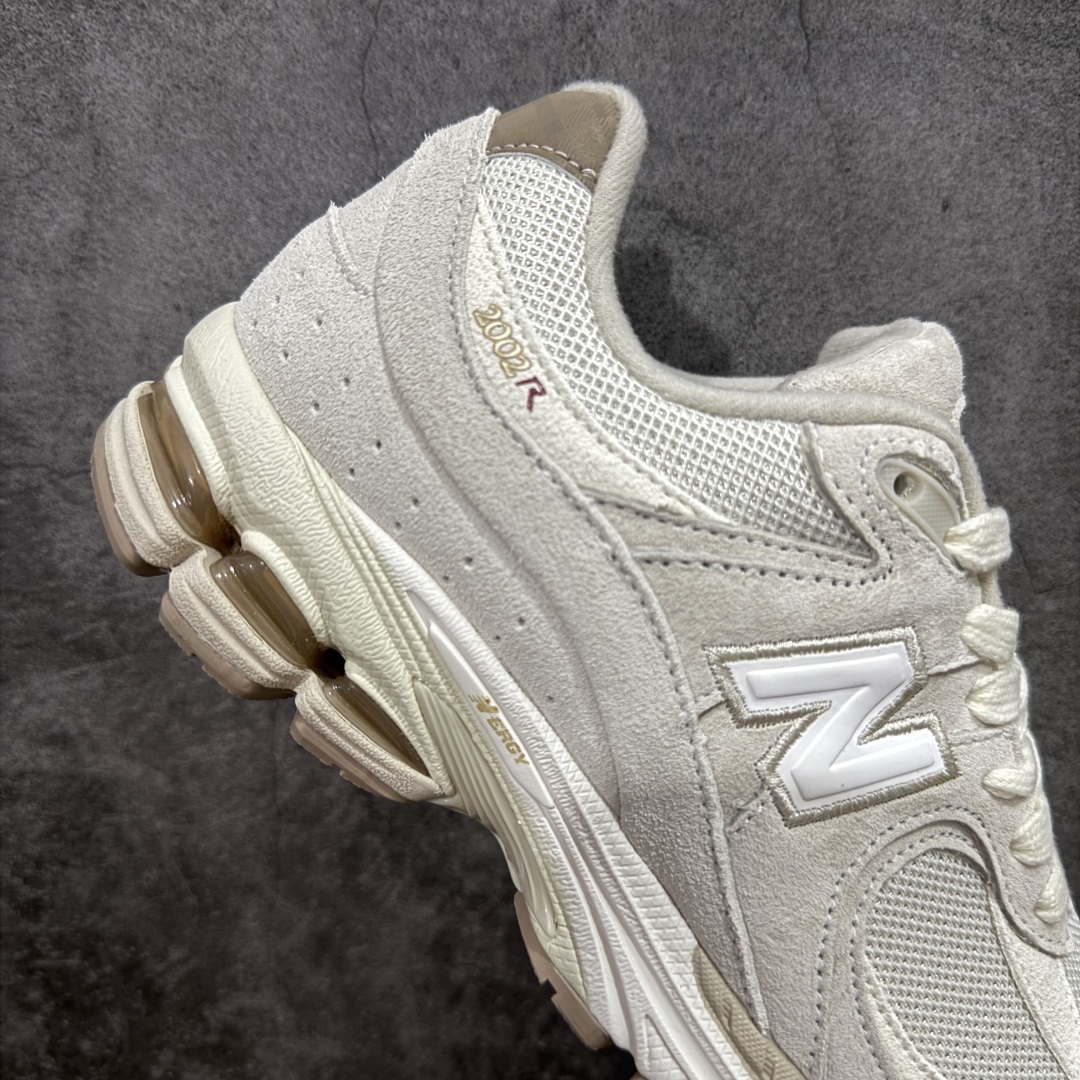图片[7]-【纯原c版】NB New Balance M2002R 新百伦M2002RHX 浅灰色 全新版本出货 新配色陆续开发出货 品质很好 价格实惠 全套原楦原纸板原厂数据开发 原厂网纱 原装进口皮料 正确绒感卡色 正确中底拉帮中底网布细节 一比一手工擦旧效果 冲裁组合 匠心打造 耗时两个月开发完成 工艺极其复杂难度可想而知 新开独立私模大底 全网唯一正确做旧组合大底 高端零售专供产物 尺码：36 37 37.5 38 38.5 39.5 40 40.5 41.5 42 42.5 43 44 44.5 45 45.5 46.5-选品中心