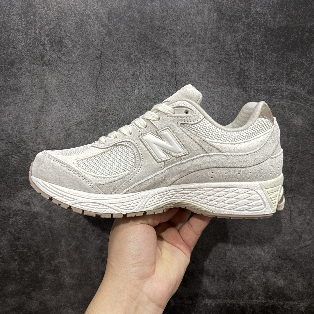 图片[2]-【纯原c版】NB New Balance M2002R 新百伦M2002RHX 浅灰色 全新版本出货 新配色陆续开发出货 品质很好 价格实惠 全套原楦原纸板原厂数据开发 原厂网纱 原装进口皮料 正确绒感卡色 正确中底拉帮中底网布细节 一比一手工擦旧效果 冲裁组合 匠心打造 耗时两个月开发完成 工艺极其复杂难度可想而知 新开独立私模大底 全网唯一正确做旧组合大底 高端零售专供产物 尺码：36 37 37.5 38 38.5 39.5 40 40.5 41.5 42 42.5 43 44 44.5 45 45.5 46.5-选品中心