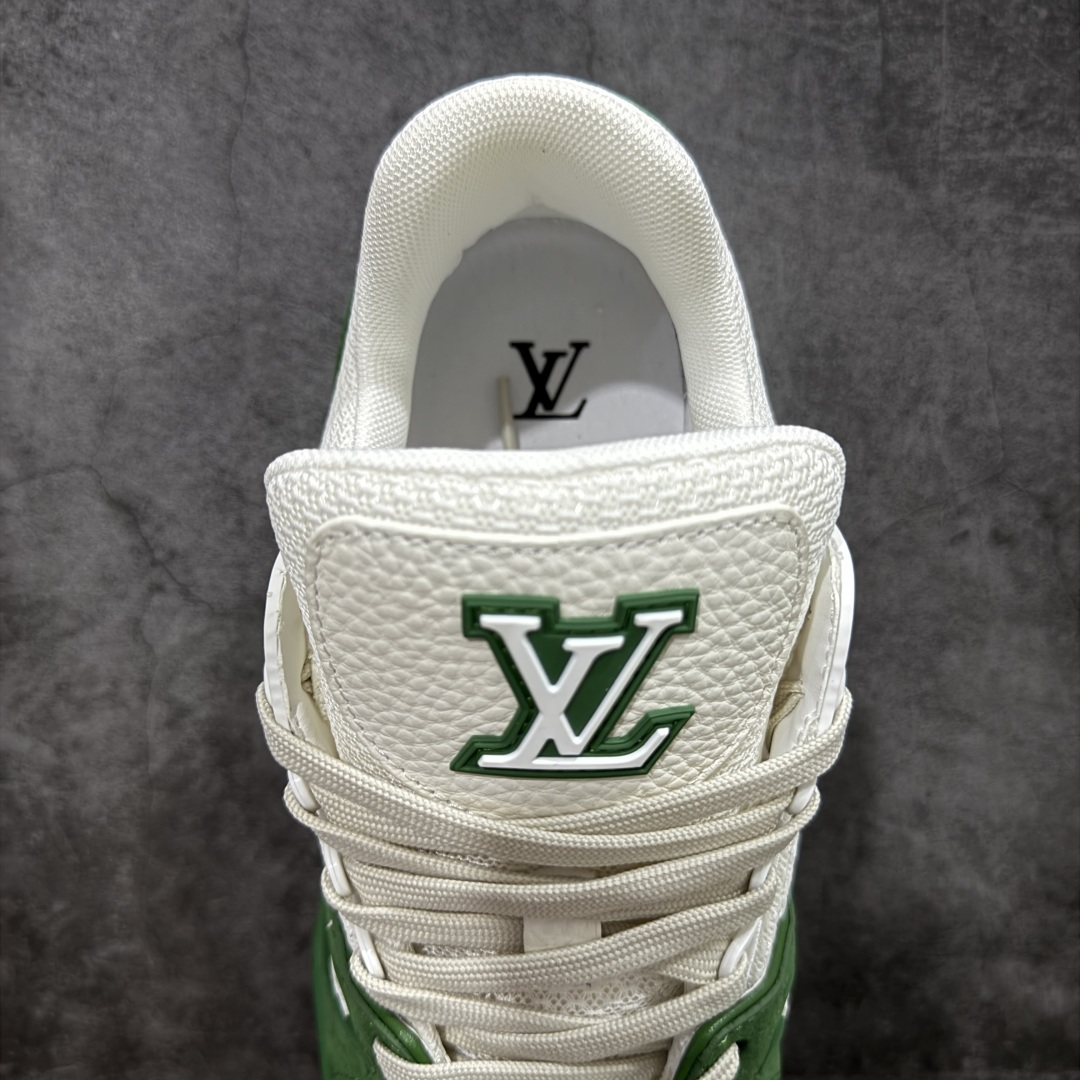 图片[8]-【HS纯原礼盒版】 LV Trainer系列高奢运动鞋 白绿拼色 新款芯片顶级 潮人必备单品 同步ZP官网空胶工艺 鞋舌、挂饰均镶嵌NFC芯片感应装置 正确胶片断点式设计 中底正确还原原版油印字母比例 1：1原楦格板、楦头、刀磨全新升级！ 独家订制顶级压纹麂皮 原版开模TPU大底 质感原版一致 垫脚聚米微料加透气英伦网布 披靡市场任何版本！细节完美呈现！ 代购指定版本 全新升级最新双盒包装 扫码秒进官网！ 全套包装配件同比原版 尺码： 39-45-选品中心