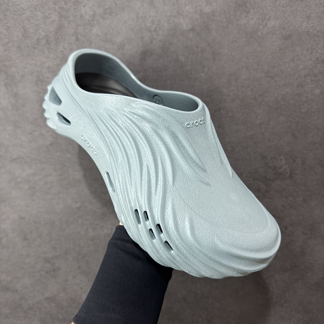 图片[3]-【莞产原厂 】Crocs卡骆驰 休闲系列EVA时尚舒适 洞洞鞋 旋风波波 经夏季两用沙滩洞洞鞋 凉鞋拖鞋 透明防水袋包装 注意配件需单独购买 超轻Croslite专利材料打造 鞋面更加耐用易清洗 同步官方尺码：M7（39-40）M8（41-42）M9（42-43）M10（43-44）M11（45-46）标准码-选品中心