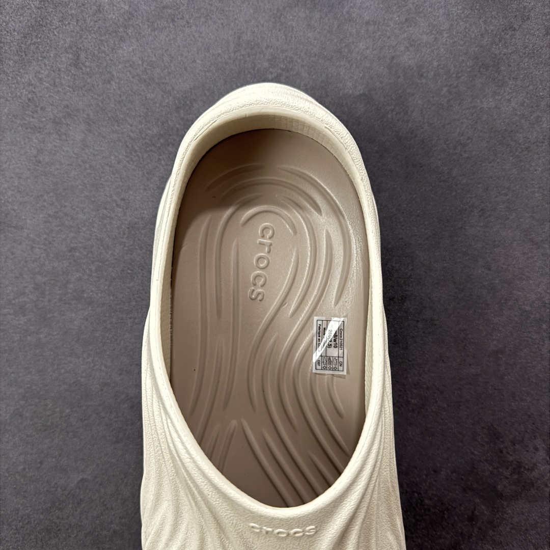 图片[7]-【莞产原厂 】Crocs卡骆驰 休闲系列EVA时尚舒适 洞洞鞋 旋风波波 经夏季两用沙滩洞洞鞋 凉鞋拖鞋 透明防水袋包装 注意配件需单独购买 超轻Croslite专利材料打造 鞋面更加耐用易清洗 同步官方尺码：M7（39-40）M8（41-42）M9（42-43）M10（43-44）M11（45-46）标准码-选品中心