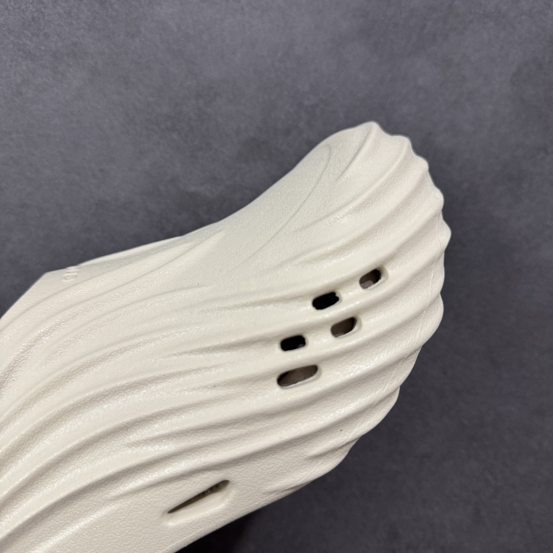 图片[5]-【莞产原厂 】Crocs卡骆驰 休闲系列EVA时尚舒适 洞洞鞋 旋风波波 经夏季两用沙滩洞洞鞋 凉鞋拖鞋 透明防水袋包装 注意配件需单独购买 超轻Croslite专利材料打造 鞋面更加耐用易清洗 同步官方尺码：M7（39-40）M8（41-42）M9（42-43）M10（43-44）M11（45-46）标准码-选品中心