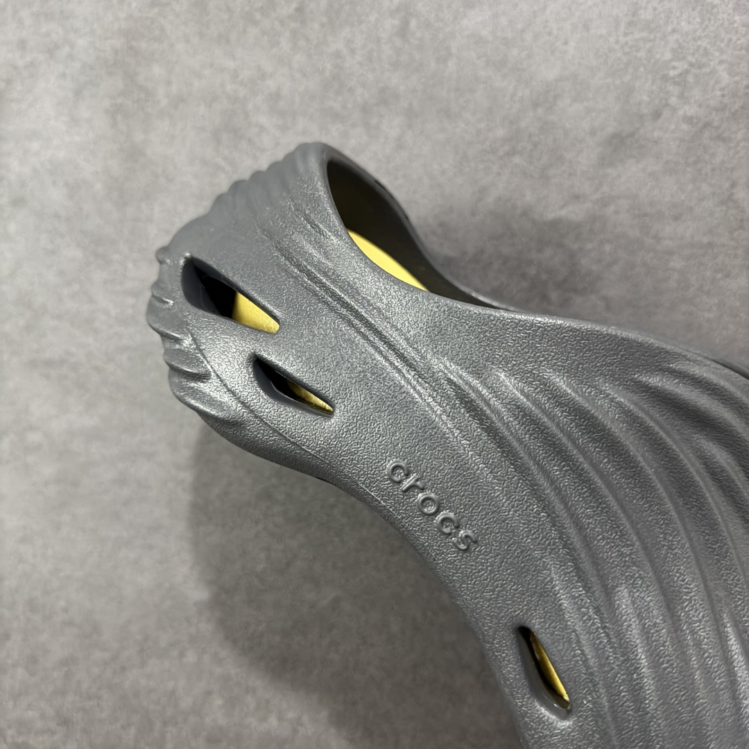 图片[6]-【莞产原厂 】Crocs卡骆驰 休闲系列EVA时尚舒适 洞洞鞋 旋风波波 经夏季两用沙滩洞洞鞋 凉鞋拖鞋 透明防水袋包装 注意配件需单独购买 超轻Croslite专利材料打造 鞋面更加耐用易清洗 同步官方尺码：M7（39-40）M8（41-42）M9（42-43）M10（43-44）M11（45-46）标准码-选品中心