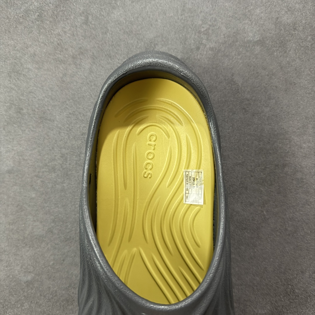 图片[7]-【莞产原厂 】Crocs卡骆驰 休闲系列EVA时尚舒适 洞洞鞋 旋风波波 经夏季两用沙滩洞洞鞋 凉鞋拖鞋 透明防水袋包装 注意配件需单独购买 超轻Croslite专利材料打造 鞋面更加耐用易清洗 同步官方尺码：M7（39-40）M8（41-42）M9（42-43）M10（43-44）M11（45-46）标准码-选品中心