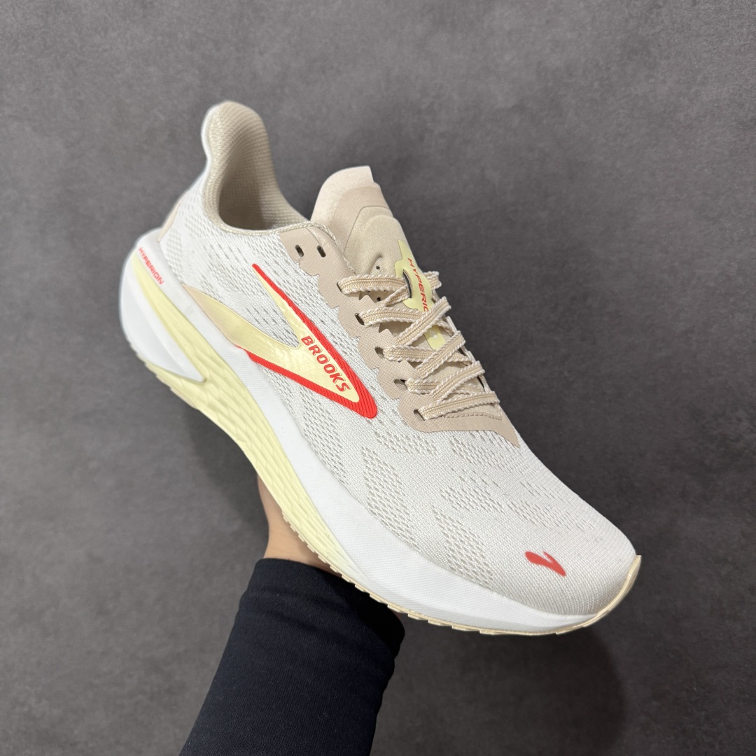 图片[3]-【公司级】外贸专供Brooks 布鲁克斯 Hyperion 2 黄灰 超弹轻盈跑步鞋 实拍首发 低帮透气缓震支撑休闲运动慢跑鞋 采用改进工程空气网眼组合热熔工艺 鞋面材质搭载DNA LOFT V2密度泡棉缓震系统 中底外置防滑耐磨橡胶底片 货号： 1204211B173 尺码：36-45（带半码）-选品中心