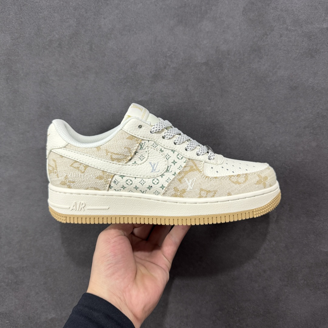 【定制版】海外限量发售!公司级NIke Air Force 1 \'07 Low “LV联名”空军一号 低帮 运动鞋 休闲鞋 折边针车 工艺难度大 原楦头原纸板 原装鞋盒 定制五金配件 内置全掌气垫 原厂鞋底 货号:YX5066-330 尺码:36 36.5 37.5 38 38.5 39 40 40.5 41 42 42.5 43 44 44.5 45-选品中心
