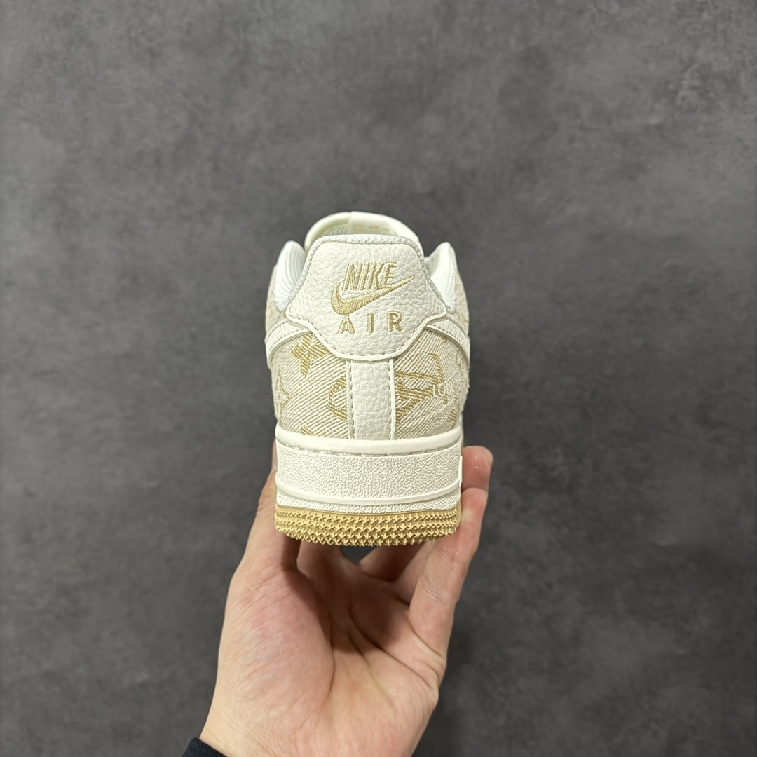 图片[4]-【定制版】海外限量发售！公司级NIke Air Force 1 \’07 Low “LV联名”空军一号 低帮 运动鞋 休闲鞋 折边针车 工艺难度大 原楦头原纸板 原装鞋盒 定制五金配件 内置全掌气垫 原厂鞋底 货号：YX5066-330 尺码：36 36.5 37.5 38 38.5 39 40 40.5 41 42 42.5 43 44 44.5 45-选品中心