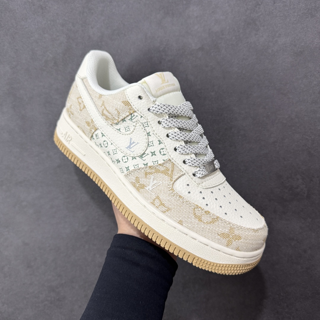 图片[3]-【定制版】海外限量发售！公司级NIke Air Force 1 \’07 Low “LV联名”空军一号 低帮 运动鞋 休闲鞋 折边针车 工艺难度大 原楦头原纸板 原装鞋盒 定制五金配件 内置全掌气垫 原厂鞋底 货号：YX5066-330 尺码：36 36.5 37.5 38 38.5 39 40 40.5 41 42 42.5 43 44 44.5 45-选品中心
