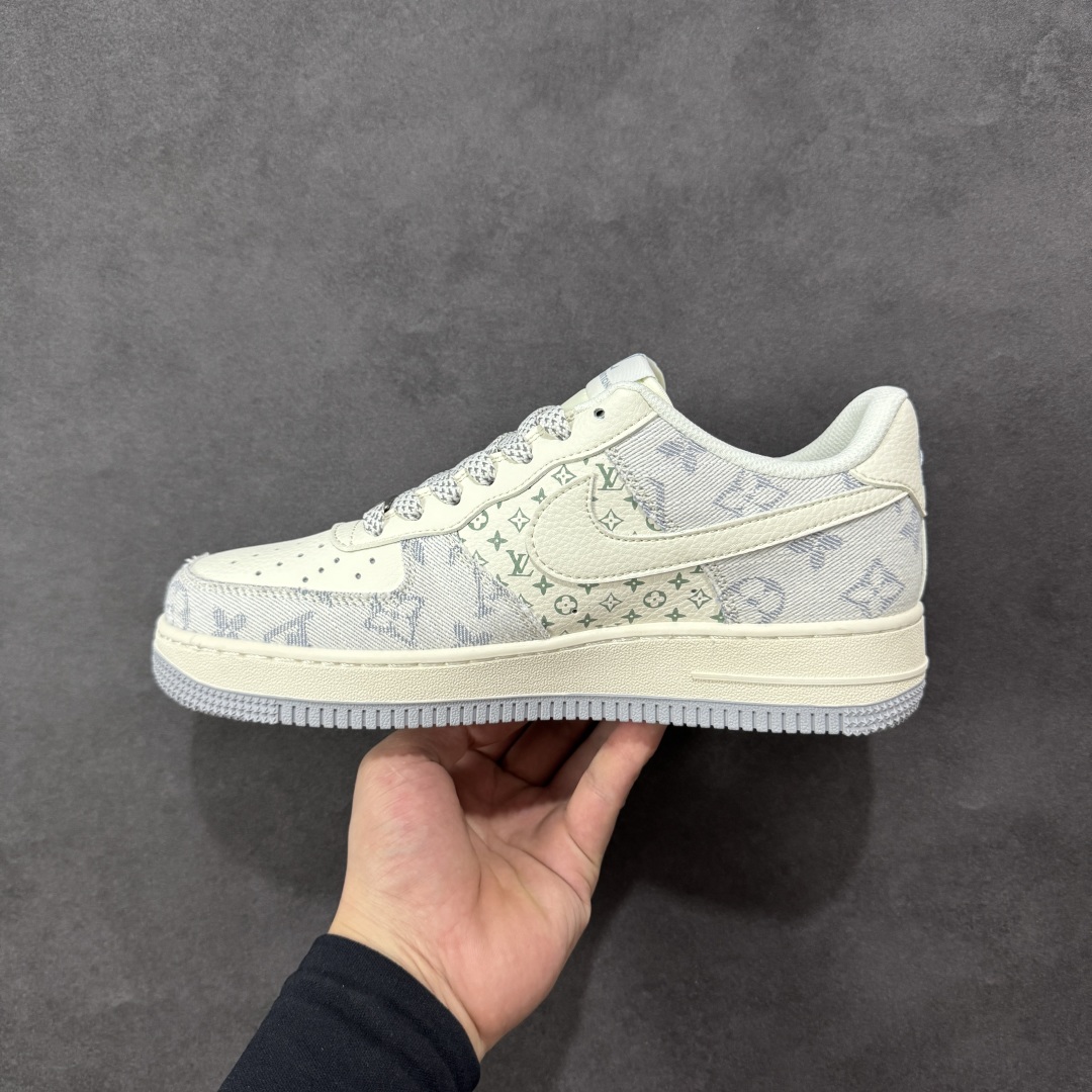 图片[2]-【定制版】海外限量发售！公司级NIke Air Force 1 \’07 Low “LV联名”空军一号 低帮 运动鞋 休闲鞋 折边针车 工艺难度大 原楦头原纸板 原装鞋盒 定制五金配件 内置全掌气垫 原厂鞋底 货号：YX5066-331 尺码：36 36.5 37.5 38 38.5 39 40 40.5 41 42 42.5 43 44 44.5 45-选品中心