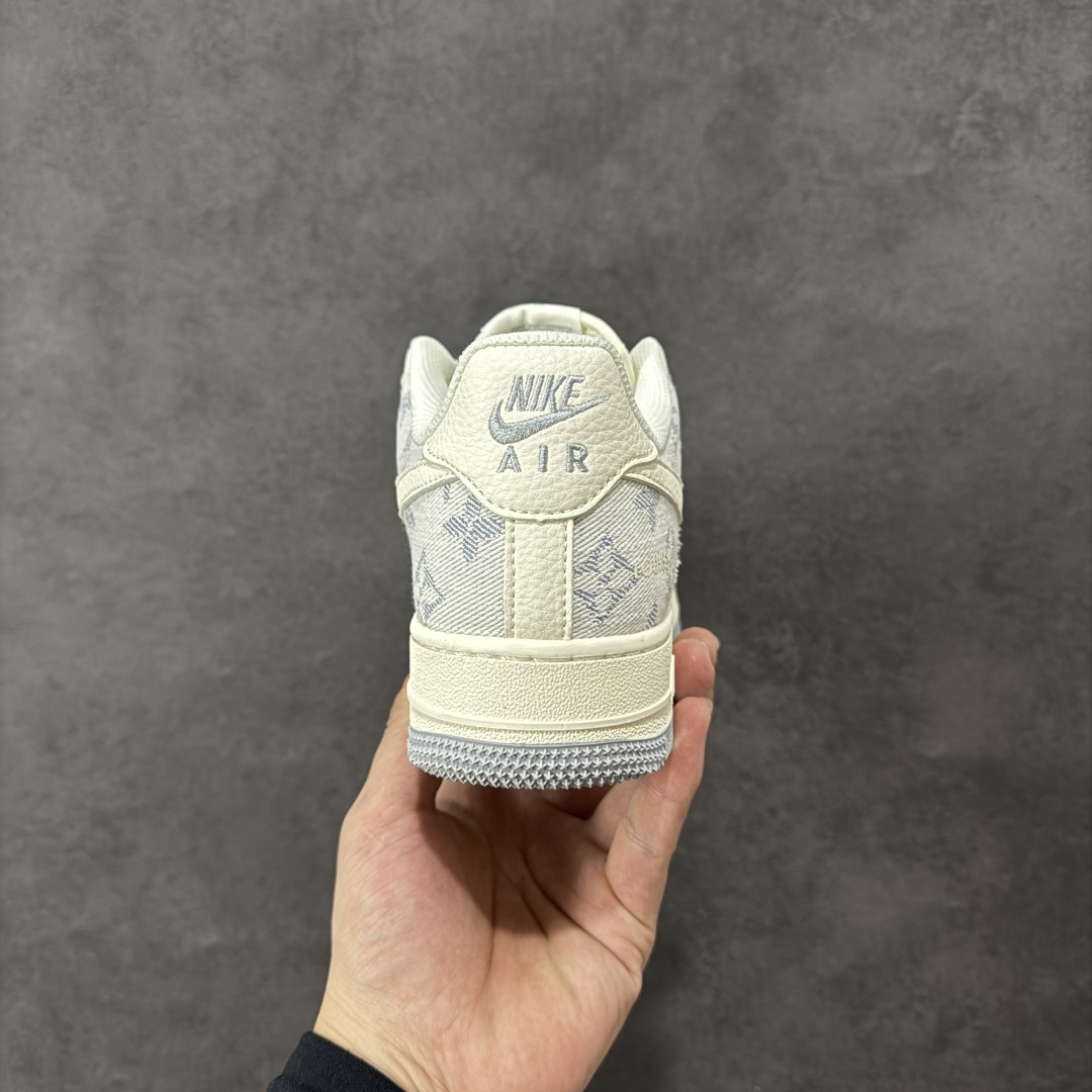 图片[4]-【定制版】海外限量发售！公司级NIke Air Force 1 \’07 Low “LV联名”空军一号 低帮 运动鞋 休闲鞋 折边针车 工艺难度大 原楦头原纸板 原装鞋盒 定制五金配件 内置全掌气垫 原厂鞋底 货号：YX5066-331 尺码：36 36.5 37.5 38 38.5 39 40 40.5 41 42 42.5 43 44 44.5 45-选品中心