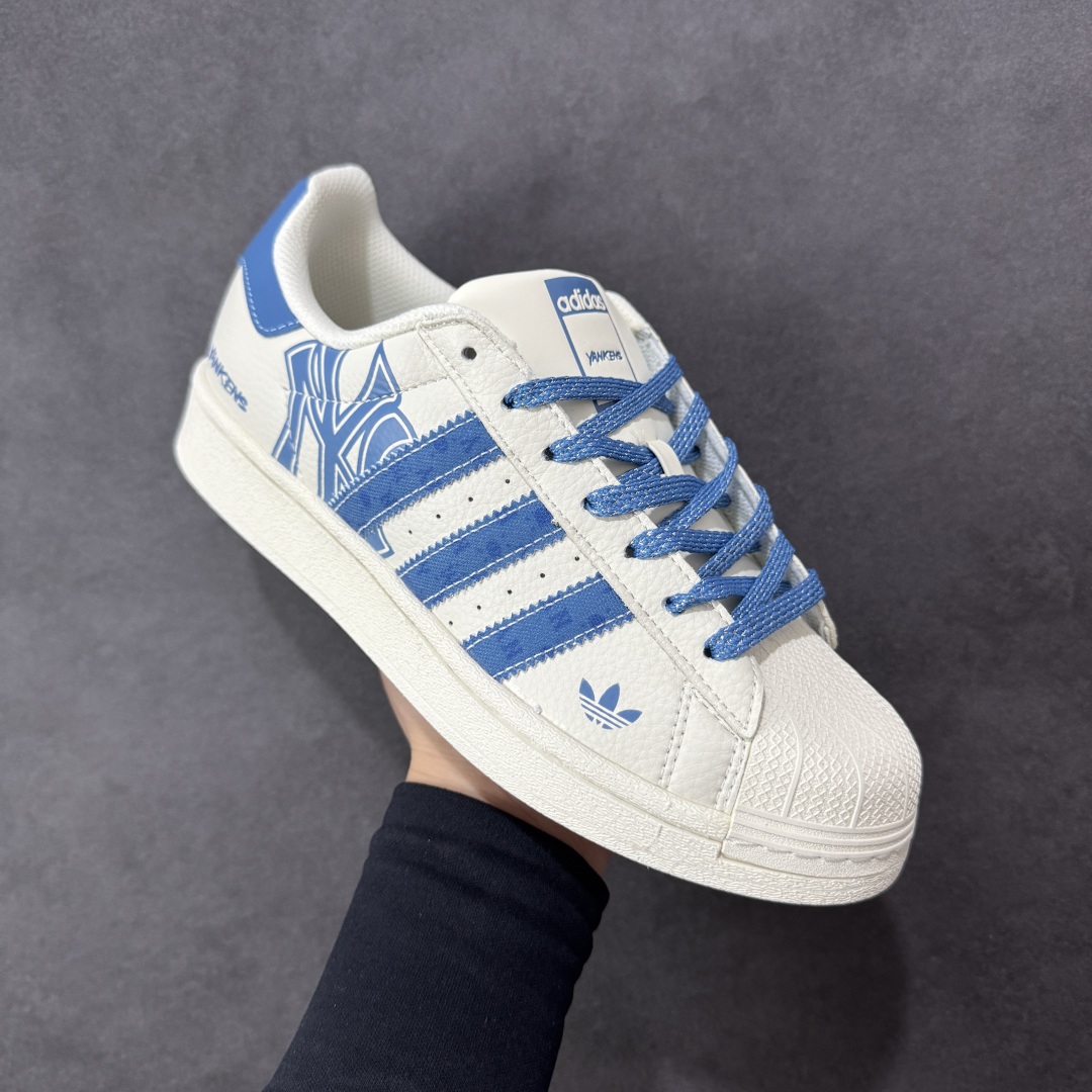 图片[3]-【定制版】AD Originals Superstar x MLB 白蓝 采用全新头层拼接皮革材质 后跟采用特色3D立体印字 渠道正品订单 诠释市场最高工艺水平 全鞋进口头层皮料打造 区别市面普通真标版本，进出专柜无压力 货号：XS0012 尺码：36-45-选品中心