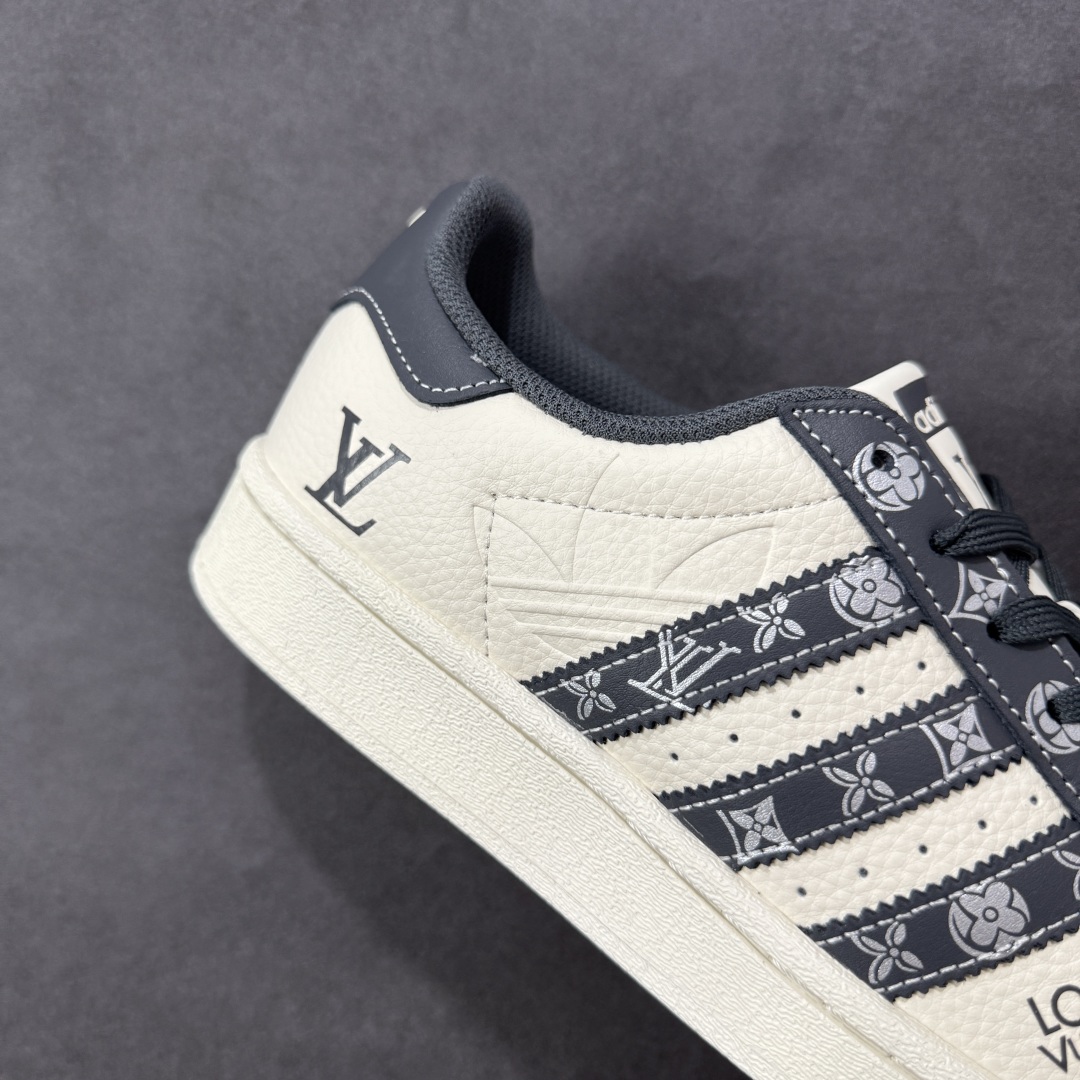 图片[6]-【定制版】AD Originals Superstar x LV 采用全新头层拼接皮革材质 后跟采用特色3D立体印字 渠道正品订单 诠释市场最高工艺水平 全鞋进口头层皮料打造 区别市面普通真标版本，进出专柜无压力 货号：AD8009 尺码：36-45-选品中心