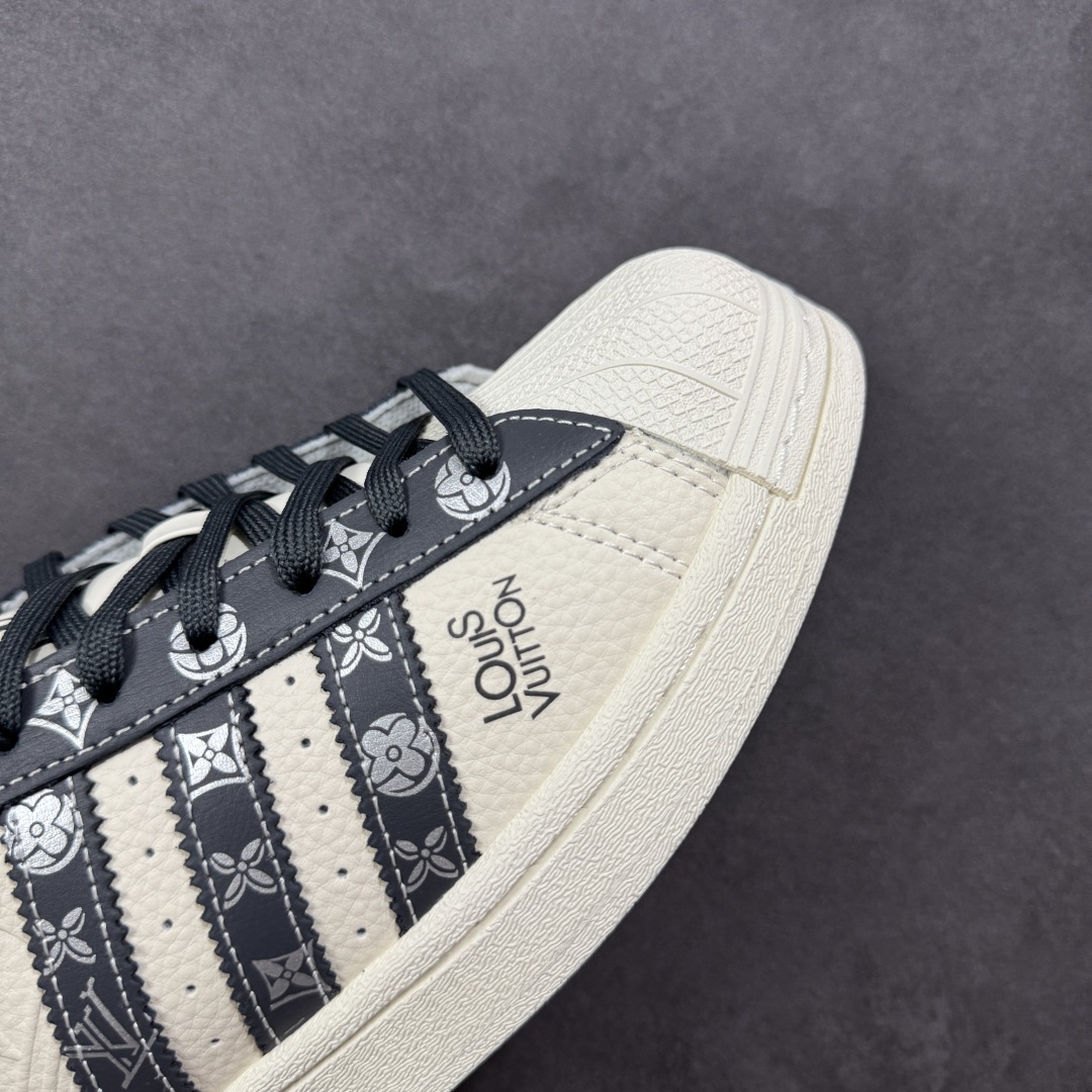 图片[5]-【定制版】AD Originals Superstar x LV 采用全新头层拼接皮革材质 后跟采用特色3D立体印字 渠道正品订单 诠释市场最高工艺水平 全鞋进口头层皮料打造 区别市面普通真标版本，进出专柜无压力 货号：AD8009 尺码：36-45-选品中心
