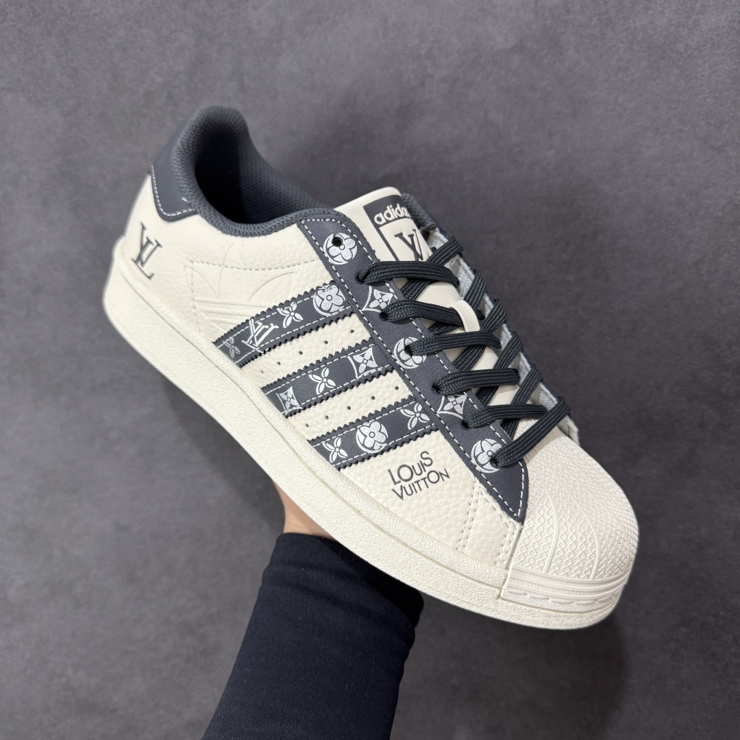图片[3]-【定制版】AD Originals Superstar x LV 采用全新头层拼接皮革材质 后跟采用特色3D立体印字 渠道正品订单 诠释市场最高工艺水平 全鞋进口头层皮料打造 区别市面普通真标版本，进出专柜无压力 货号：AD8009 尺码：36-45-选品中心