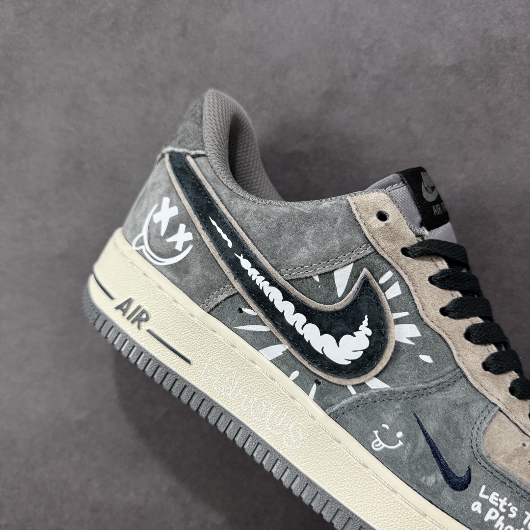 图片[6]-【定制版】Nike Air Force 1\’07 Low \”Grey faced Prince\” 灰脸王子 空军一号低帮休闲板鞋 YD2452-808  #《灰王子》是英国作家芭贝·柯尔创作的儿童绘本 ，获1988年凯特·格林纳威大奖提名奖，适合3岁以上儿童阅读。故事的主角灰王子瘦瘦矮矮、头发乱蓬蓬、满脸小痘痘，与他强壮结实、毛发浓密的三个哥哥形成鲜明对比  尺码：36 36.5 37.5 38 38.5 39 40 40.5 41 42 42.5 43 44 44.5 45-选品中心