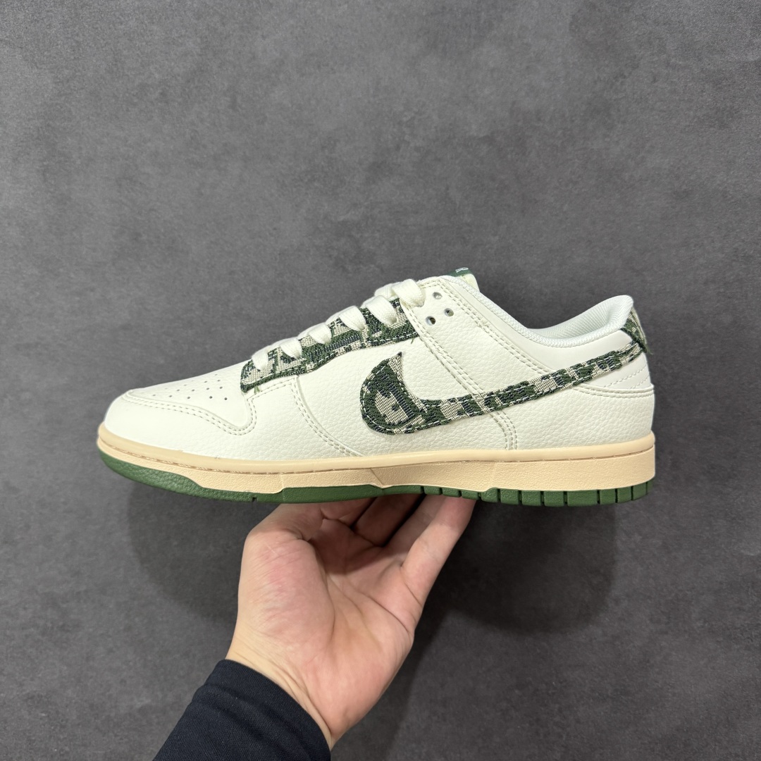 图片[2]-【定制版】Nike SB Dunk Low Dior联名 迷彩绿勾 周年高端定制 低帮休闲板鞋 FC1688-226  #定制鞋盒 大厂纯原品质出货 超高清洁度 皮料切割干净无任何毛边 细节完美   尺码：36 36.5 37.5 38 38.5 39 40 40.5 41 42 42.5 43 44 44.5 45-选品中心