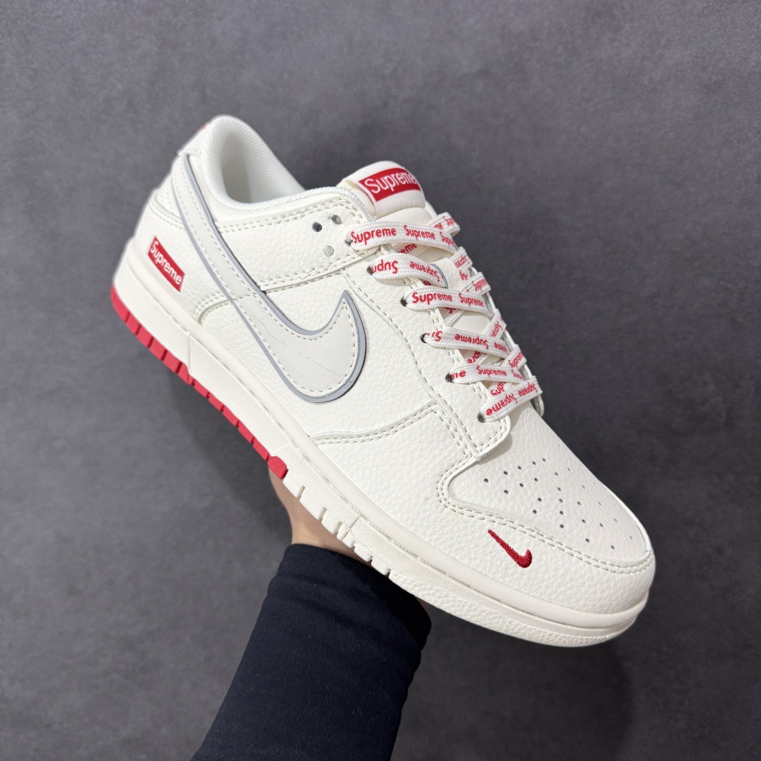 图片[3]-【定制版】Nike SB Dunk Low Supreme联名 双拼米红 周年高端定制 低帮休闲板鞋 XX3168-191  #定制鞋盒 大厂纯原品质出货 超高清洁度 皮料切割干净无任何毛边 细节完美   尺码：36 36.5 37.5 38 38.5 39 40 40.5 41 42 42.5 43 44 44.5 45-选品中心