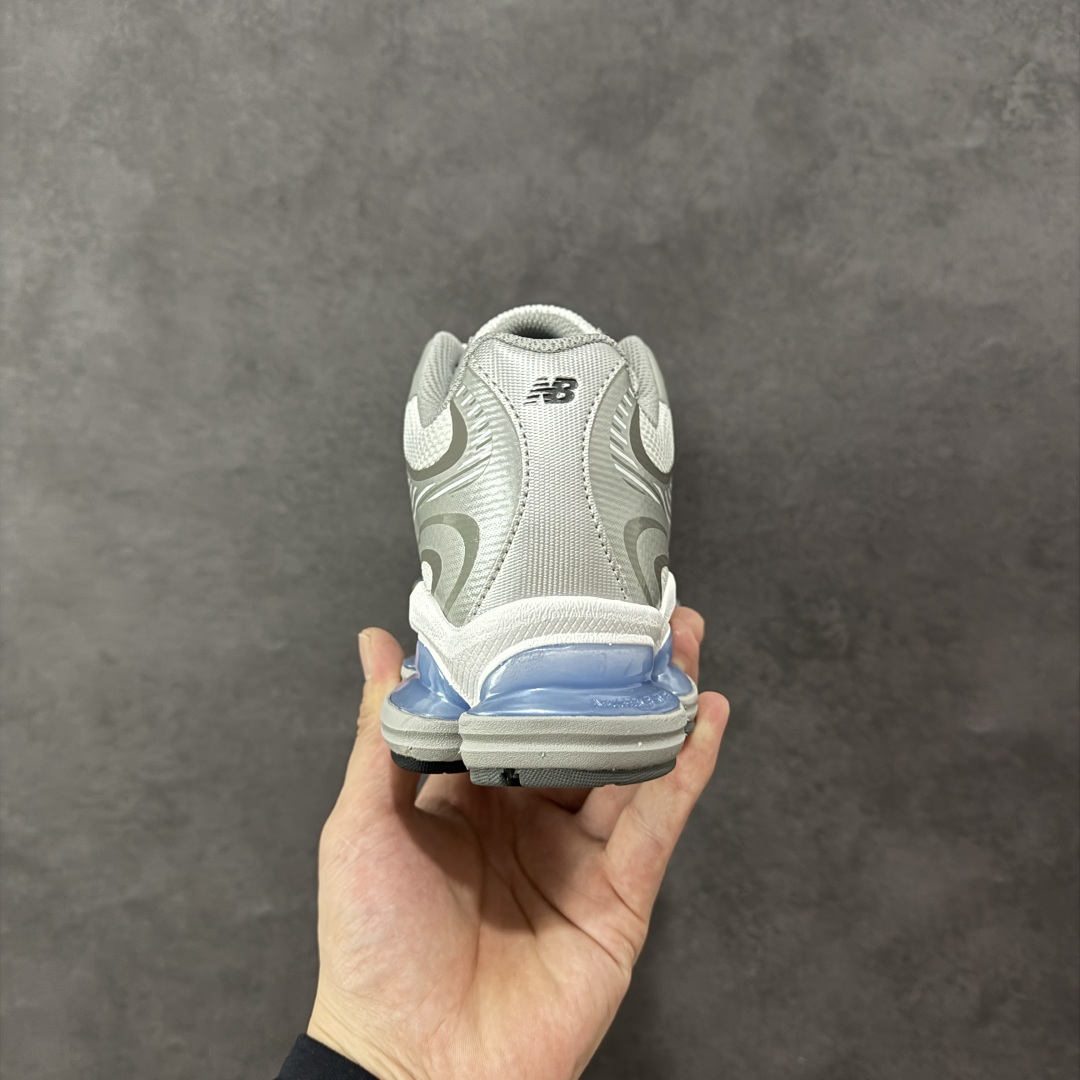 图片[4]-【纯原C版】New Balance 新百伦 NB2000 网面休闲鞋 复古还要机能，NB官方重磅新品。一款融合复古设计与现代科技的跑鞋，以其经典的造型和舒适脚感，成为2025年复古潮流爱好的推荐单品。 极具视觉冲击力的5根ABZORB单元，以及无缝鞋面的设计，加上3M反光材质的装饰，比之前推出的9060系列更夸张，更具未来感。 货号：U2000AA 尺码：36-45-选品中心