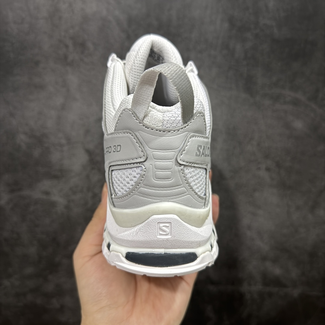 图片[4]-【PK版本】全新版本出货 纯原大厂出品 萨洛蒙 Salomon XA PRO 3D 户外轻便机能鞋 475777 纯原外贸平台特供订单 耗时半年巨作 全套原纸板楦头开发 原厂特供网布配套加持 确保原汁原味 完美呈现版型 原档数据独家私模五层组合大底 男女鞋同步官方开发至46.5 原装Ortholite轻量化鞋垫 中底布带钢印编号 原厂TPU锁扣 进口港宝加持 后跟自然饱满 还原公司包裹性 鞋面以“锯齿”状的包裹系统呈现 在基色底之下加入了各种色点缀 将公司的最新技术和时尚前卫的造型融入耐用的长跑款式中 鞋面由 TPU 薄膜制成 并焊接在高耐磨网眼上 使其既时尚又坚固 由 ACS底盘支撑 可增强稳定性和支撑力 以及由橡胶凸耳 Contragrip外底覆盖的 EVA 缓冲中底 旨在应对崎岖的地形 鞋舌上的彩色Salomon 标签、Quicklace 系统以及鞋头、鞋舌和鞋跟上的附加品牌使细节更加完美 让穿着者可以轻松驾驭户外与通勤下的任何运动生活场景 无缝鞋身户外随意纵横 颜值与脚感兼备 出街通勤 绝对非常吸睛 你值得拥有 尺码：36 36.5 37 38 38.5 39 40 40.5 41 42 42.5 43 44 44.5 45 46-选品中心