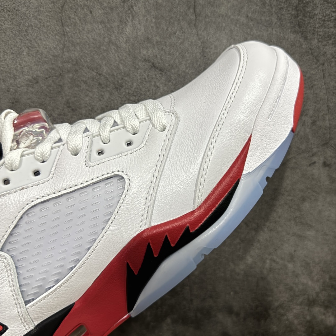 图片[6]-【OG纯原】Air Jordan 5 Retro \”Fire Red Black Tongue\” AJ5 乔5流川枫 火焰红 篮球鞋 HQ7978-101 头部一线大厂OG出品 品质相当完美 原鞋定版开发 原厂皮料原厂数据打造 高端外贸零售专供 最高限度还原官方 尺码：40 40.5 41 42 42.5 43 44 44.5 45 46 47.5-选品中心